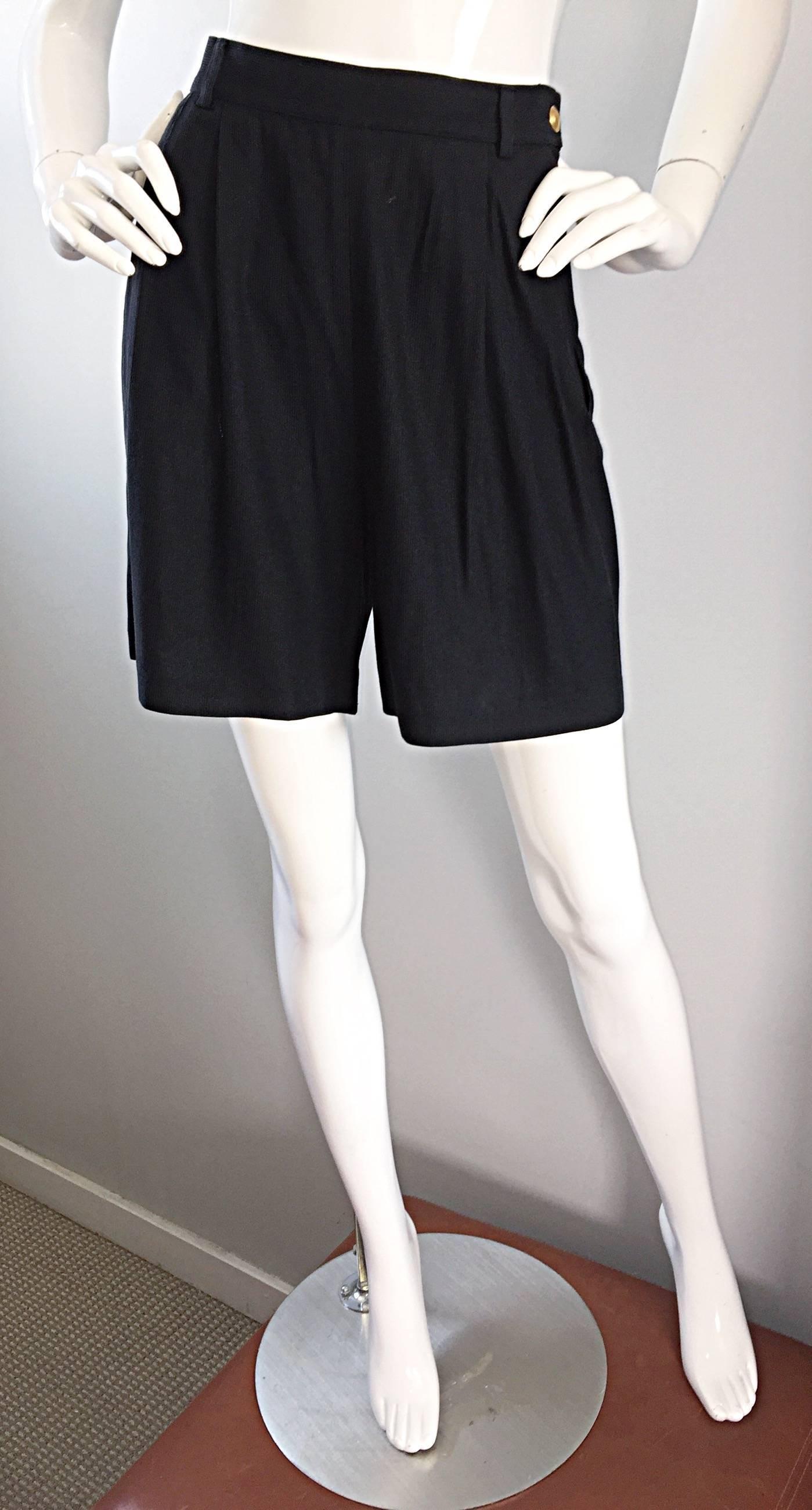 Important Tom Ford for Gucci Black Vintage High Waisted 1990s 90s Shorts  In Excellent Condition For Sale In San Diego, CA