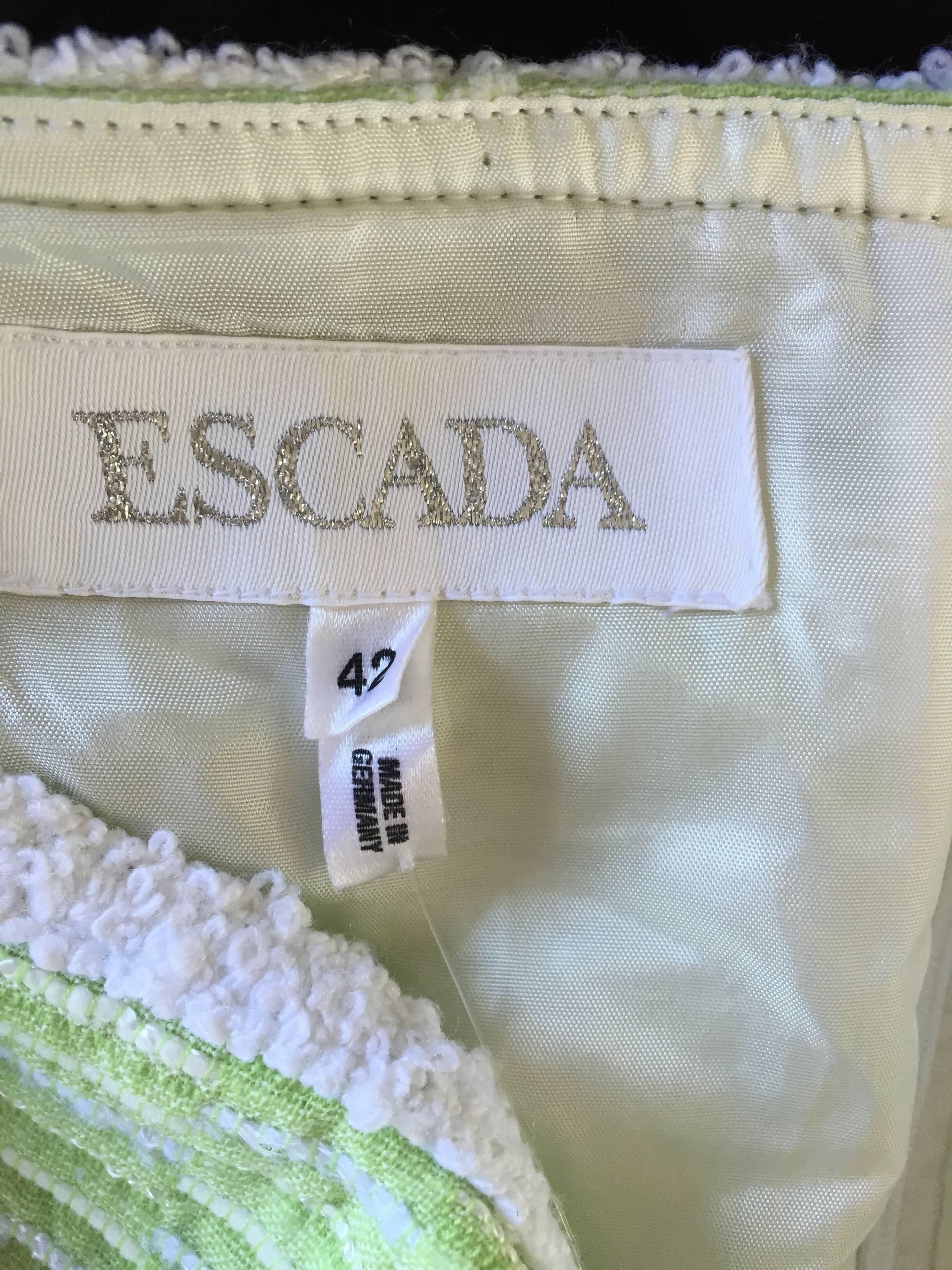 Escada Margaretha Ley - Robe en bouclette vert clair et blanc, taille 452 12 - 14, fin des années 1990 en vente 5