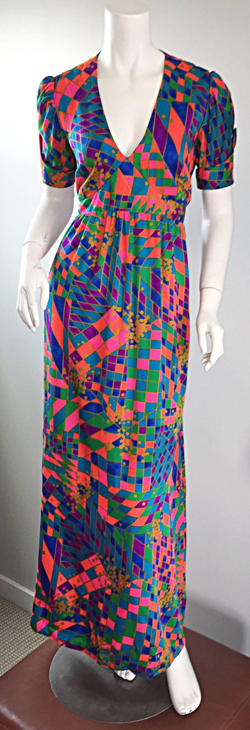 AMAZING and super rare vintage 70s DEAR dress! I have only had the privilege of owning one dress from this label before. I was super excited about that dress, BUT this dress takes the cake! Quite possibly my favorite 70s boho dress EVER! Vibrant