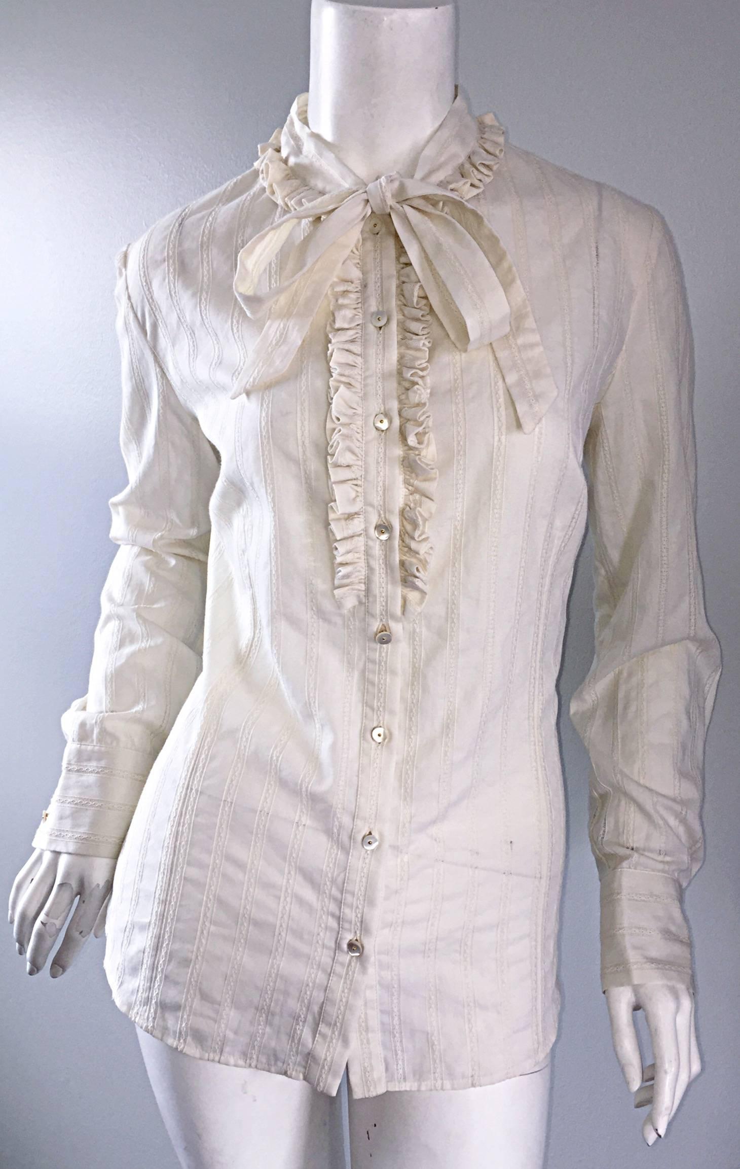Alexander McQueen NWT Lightweight Cotton Ivory Crochet Pussycat Bow Blouse In New Condition In San Diego, CA
