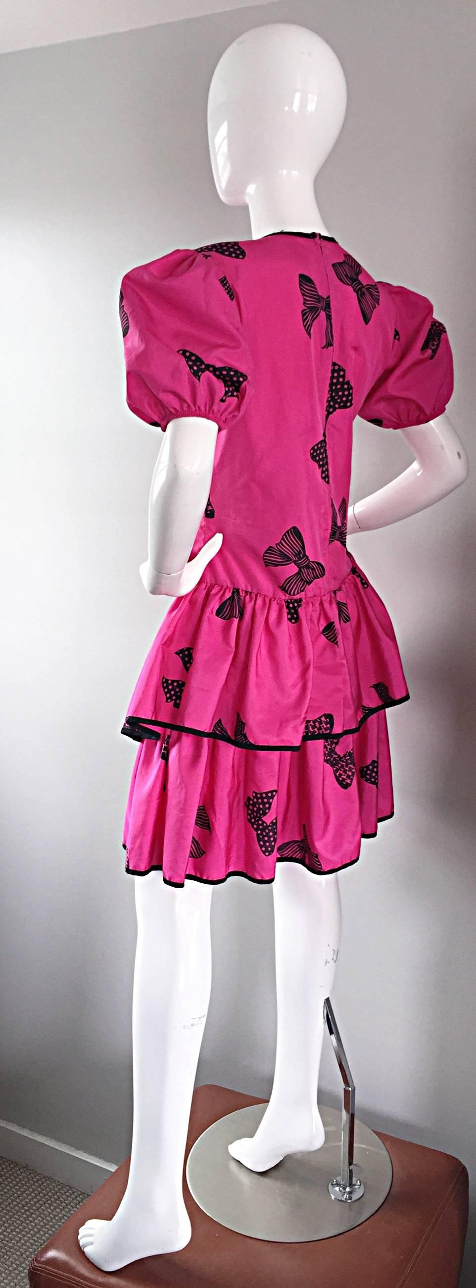 Rare 80s Betsey Johnson Punk Label Hot Pink + Black Bow Print Novelty Dress In Excellent Condition In San Diego, CA