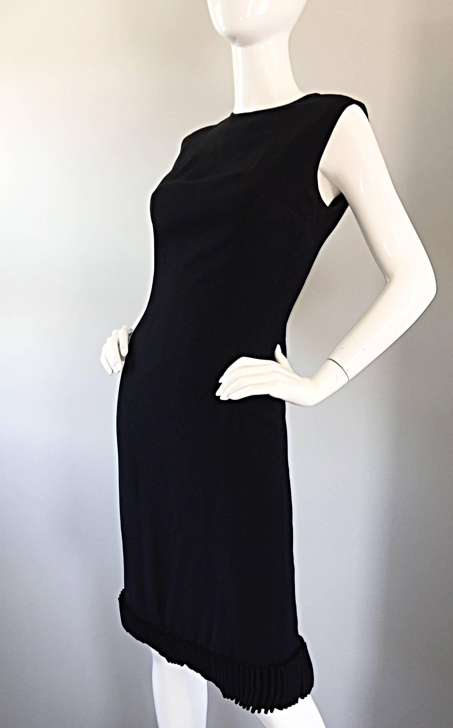 Chic 1960s Shannon Rodgers Black Crepe Sleeveless Shift Dress w/ Ribbon Trim In Excellent Condition For Sale In San Diego, CA