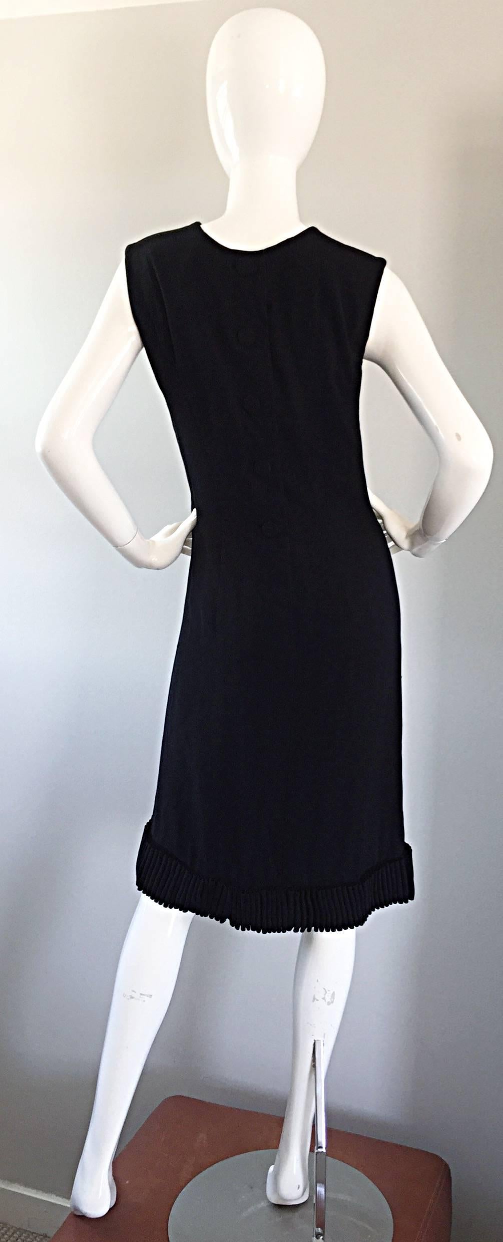 Chic 1960s Shannon Rodgers Black Crepe Sleeveless Shift Dress w/ Ribbon Trim For Sale 1