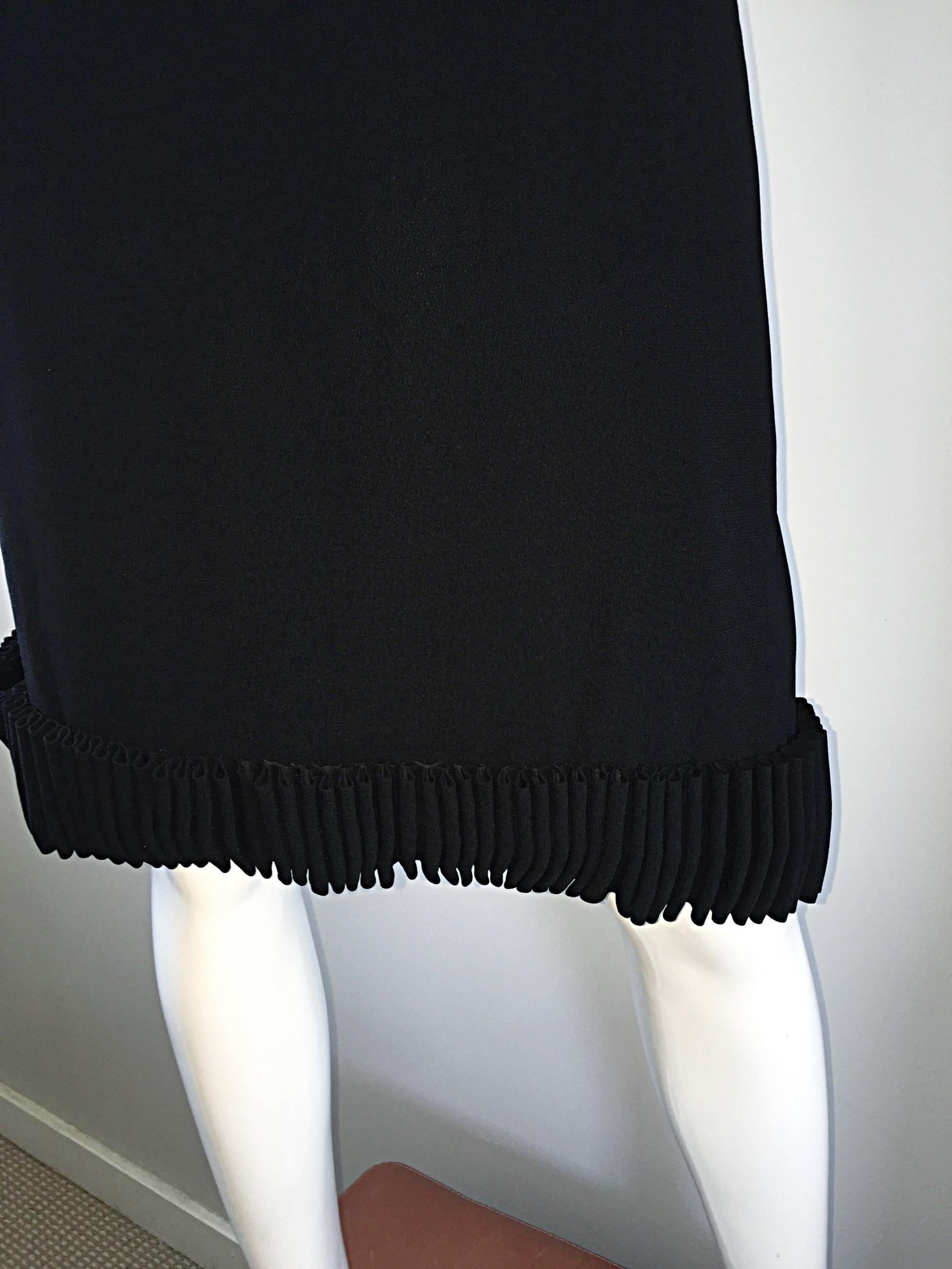 Chic 1960s Shannon Rodgers Black Crepe Sleeveless Shift Dress w/ Ribbon Trim For Sale 3