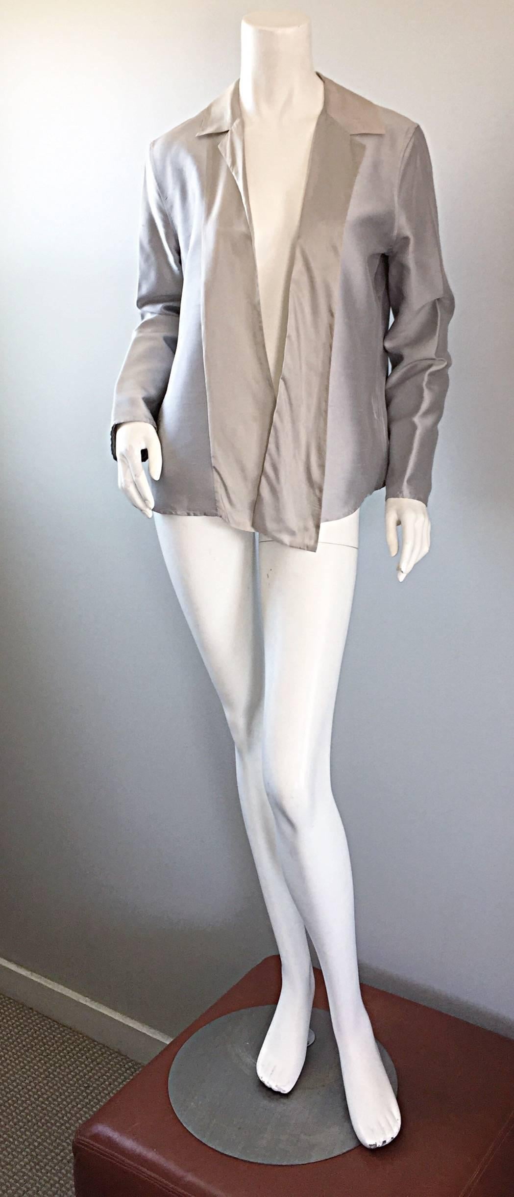 Jil Sander 1990er Seide Silber Metallic Minimalist Asymmetrische Blazer Jacke  im Angebot 1