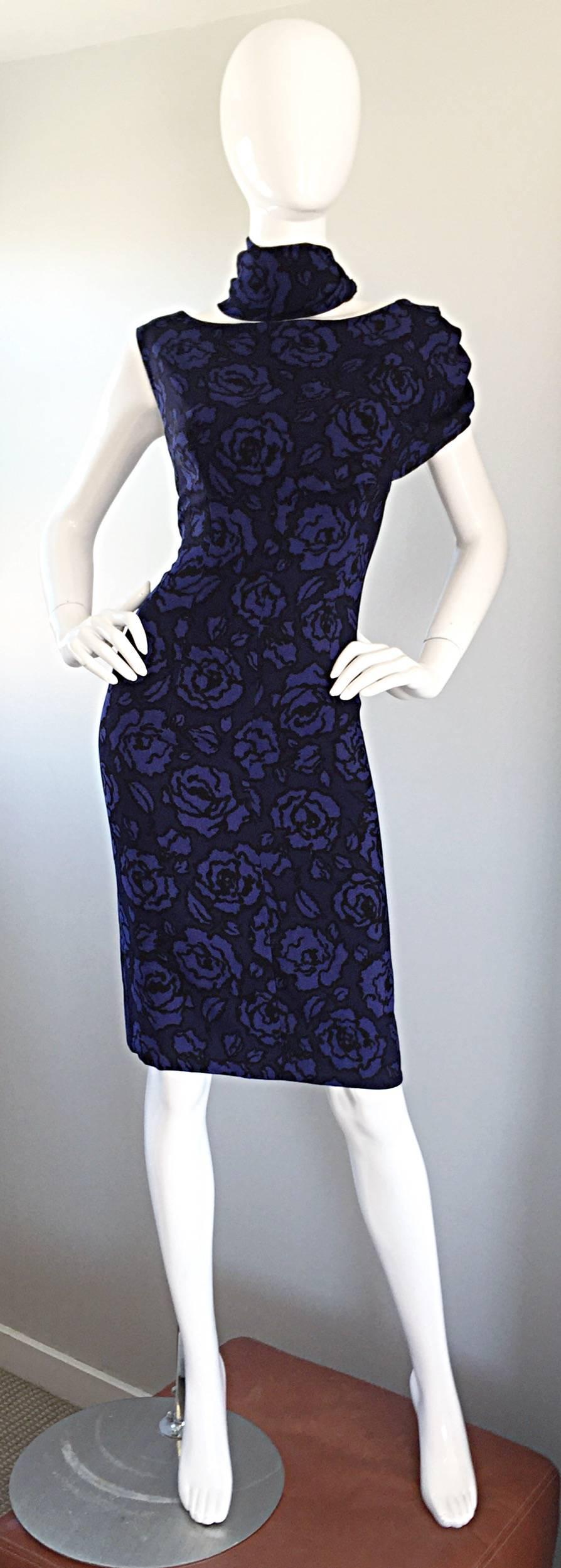 1950s James Galanos for Elizabeth Arden Blue Rose Print Wiggle Scarf Dress In Excellent Condition In San Diego, CA