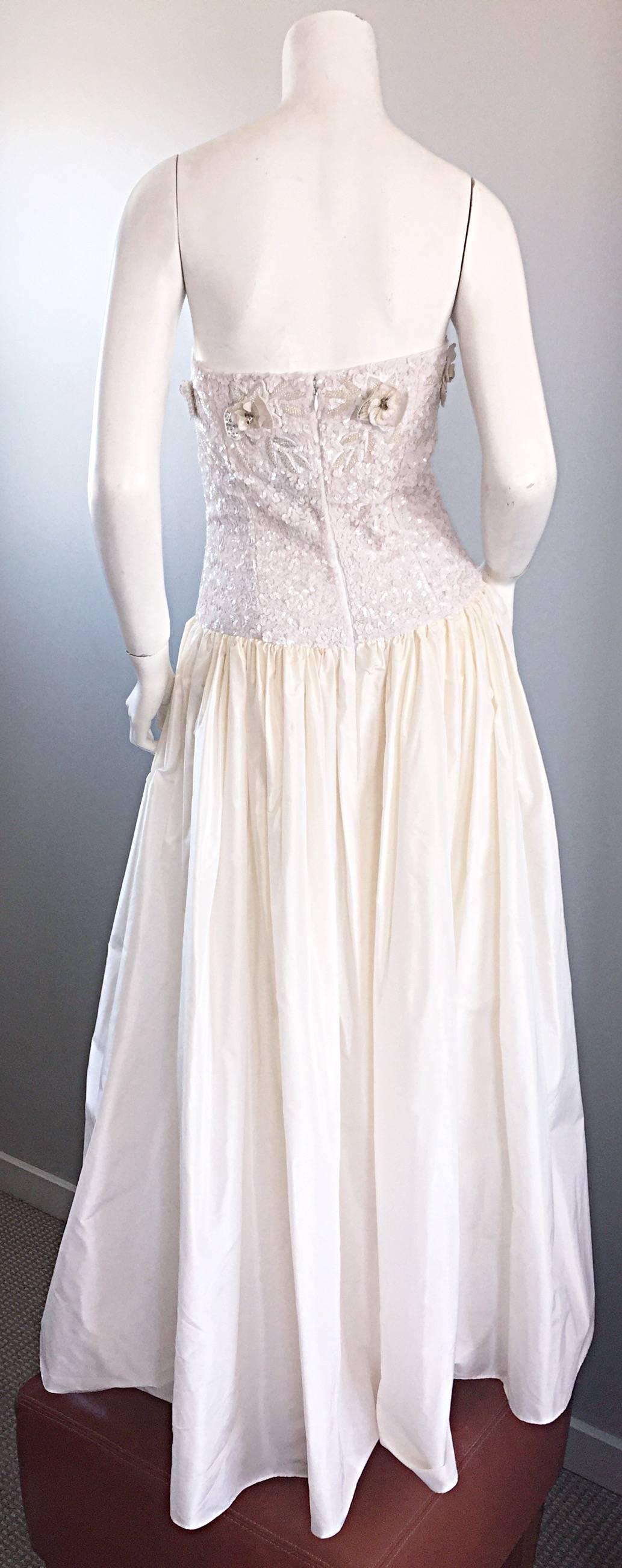 Women's Beautiful Vintage Richilene White Silk Taffeta Sequin Beaded Evening Gown Dress