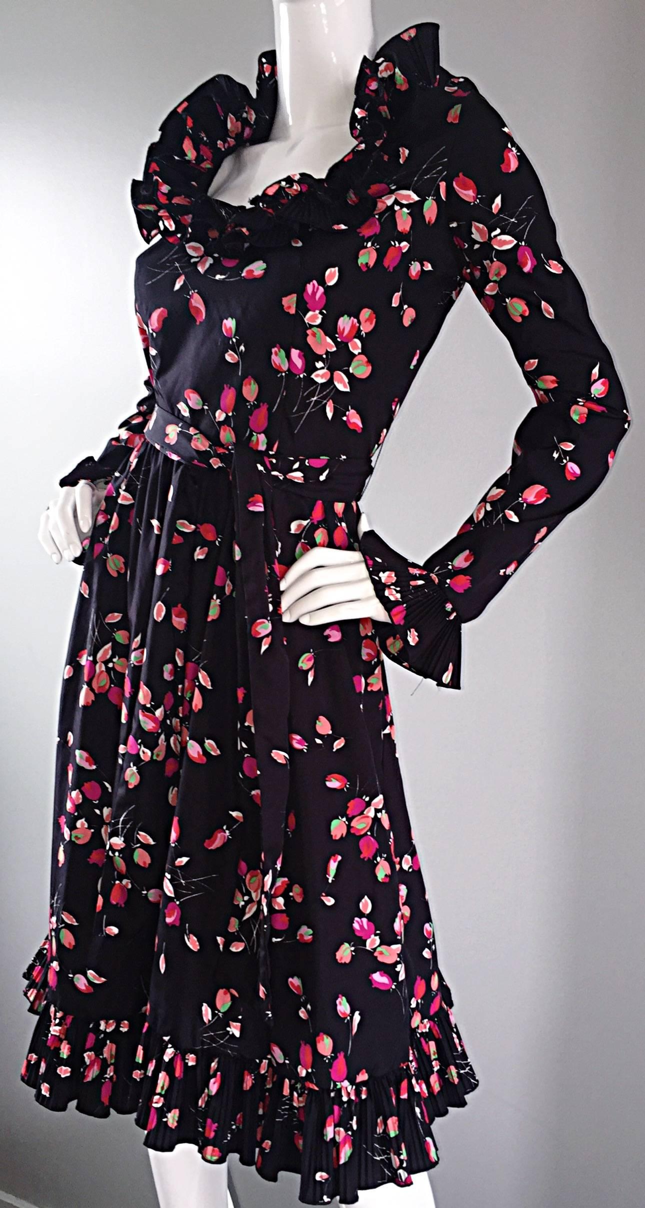 Women's Vintage Victor Costa 1970s Black Tulip Print 70s Taffeta Belted Ruffle Dress