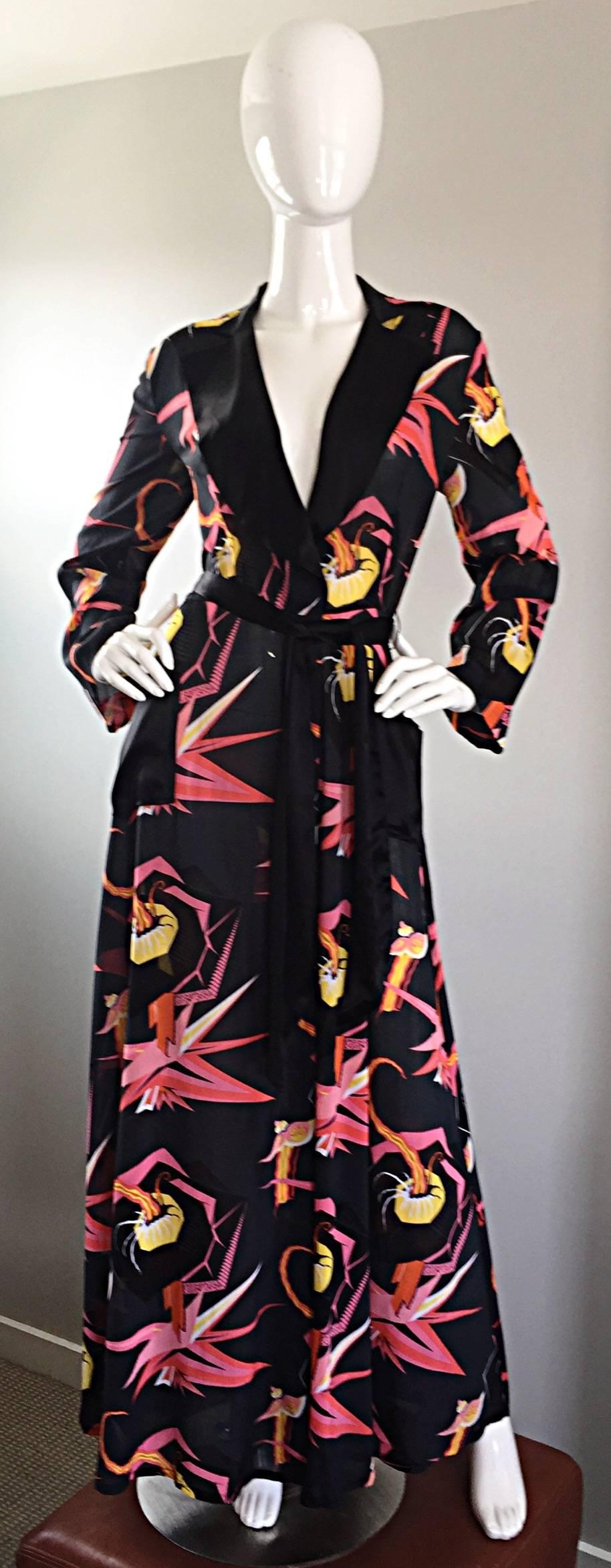 Sexy, yet classy limited edition VIVIENNE WESTWOOD for AGENT PROVOCATEUR black / multi colored silk kimono style robe! The most luxurious silk, with exaggerated lapels matching the two pockets at each side of the waist, and detachable belt.