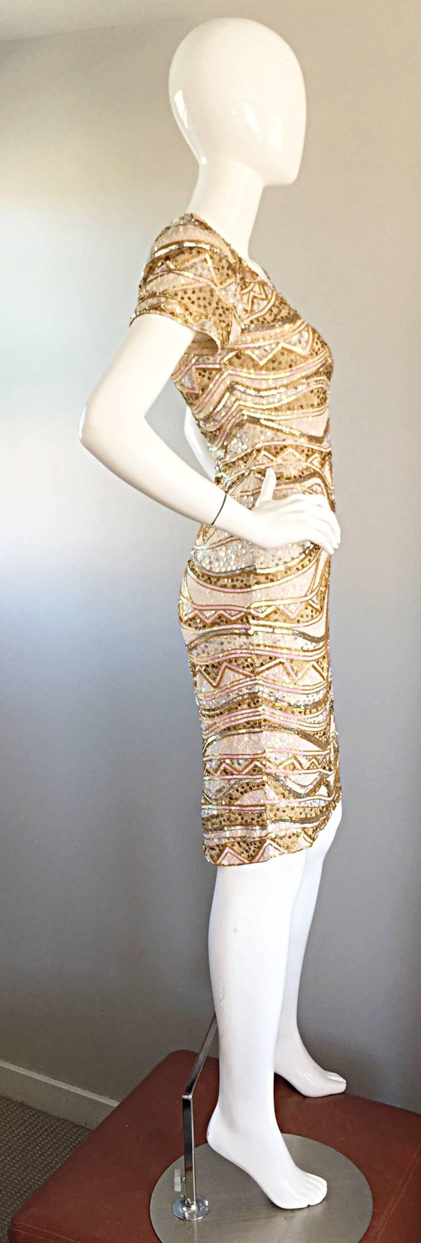 Naeem Khan Riazee Vintage Open Back Sequin + Beaded Bodycon Size 6 Wiggle Dress In New Condition For Sale In San Diego, CA