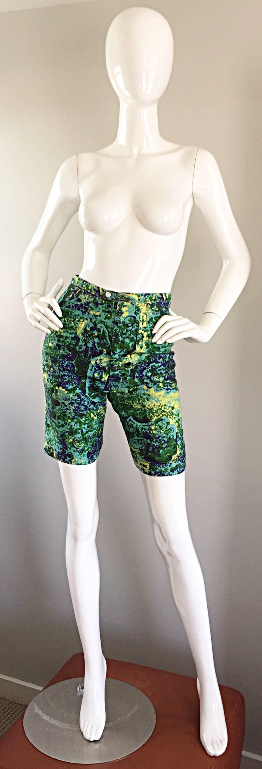Rare vintage 1960s Women’s shorts by hard to find label MR. PANTS for JOSEPH MAGNIN! Super flattering fit, with a mod / retro silhouette. Blue, green, and yellow watercolor print throughout. Zipper fly, with both interior and exterior button at