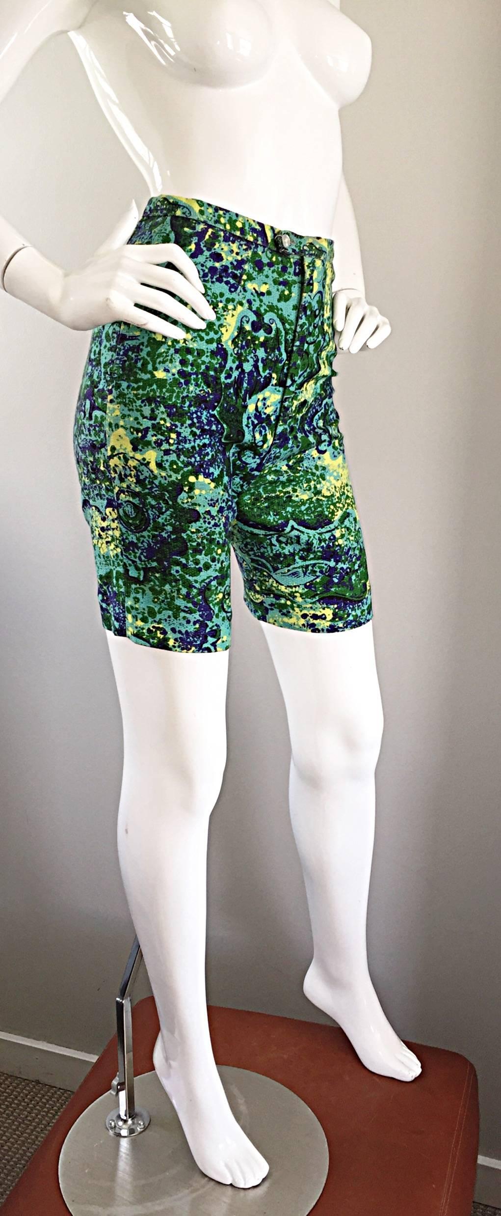Rare 1960s Vintage Joseph Magnin High Waisted Watercolor 60s Shorts In Excellent Condition For Sale In San Diego, CA