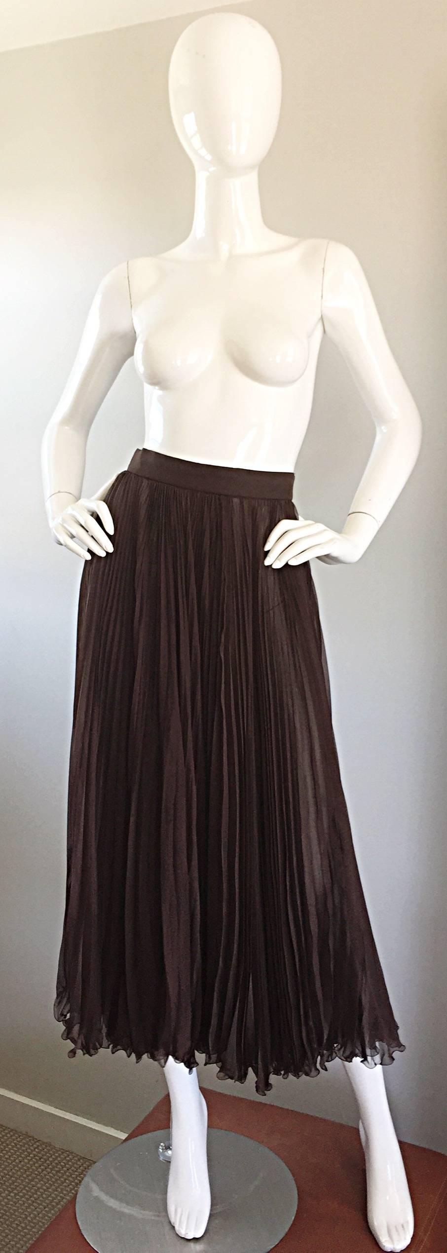 Exceptional vintage 1970s / 70s VALENTINO chocolate brown silk chiffon high waisted pleated midi skirt! Words cannot even express the beauty of this amazing skirt! Multiple layers of the softest silk chiffon that looks absolutely breathtaking with