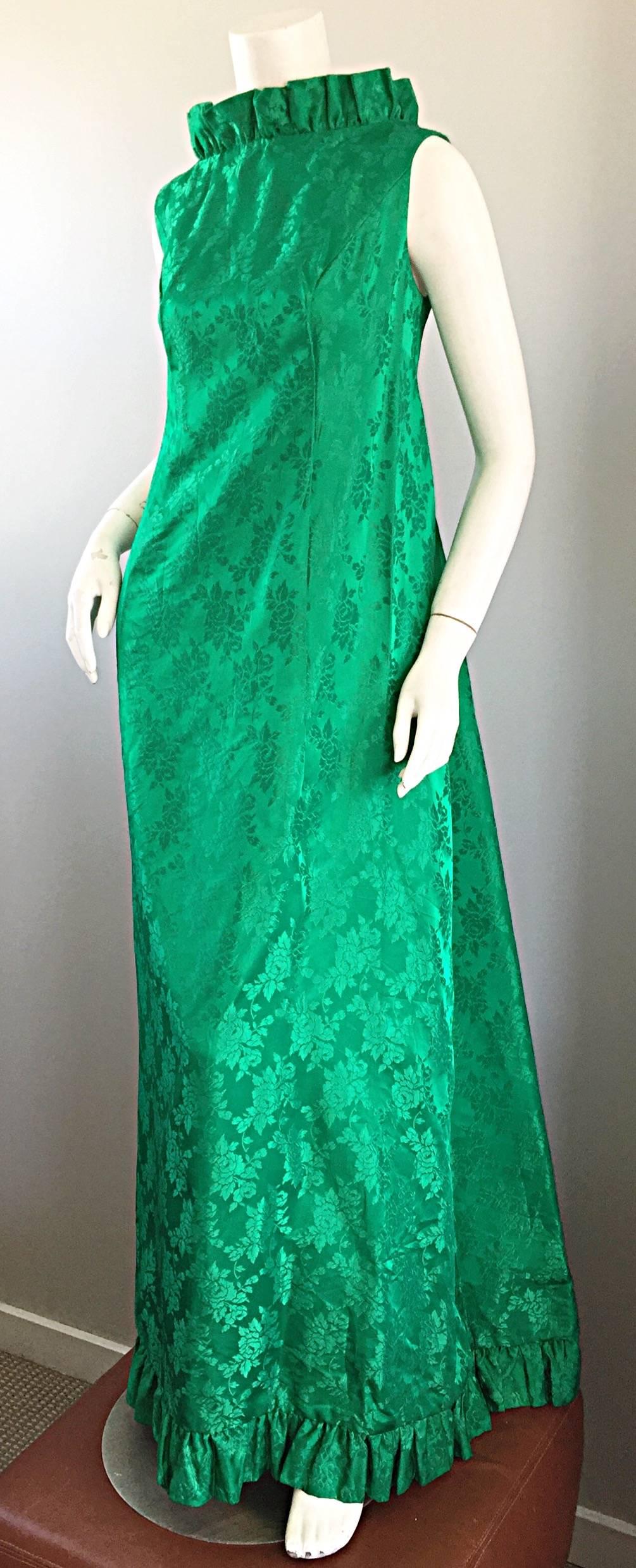 Rare Priscilla of Boston 1960s Kelly Green Silk Brocade Vintage Gown w/ Train In Excellent Condition In San Diego, CA
