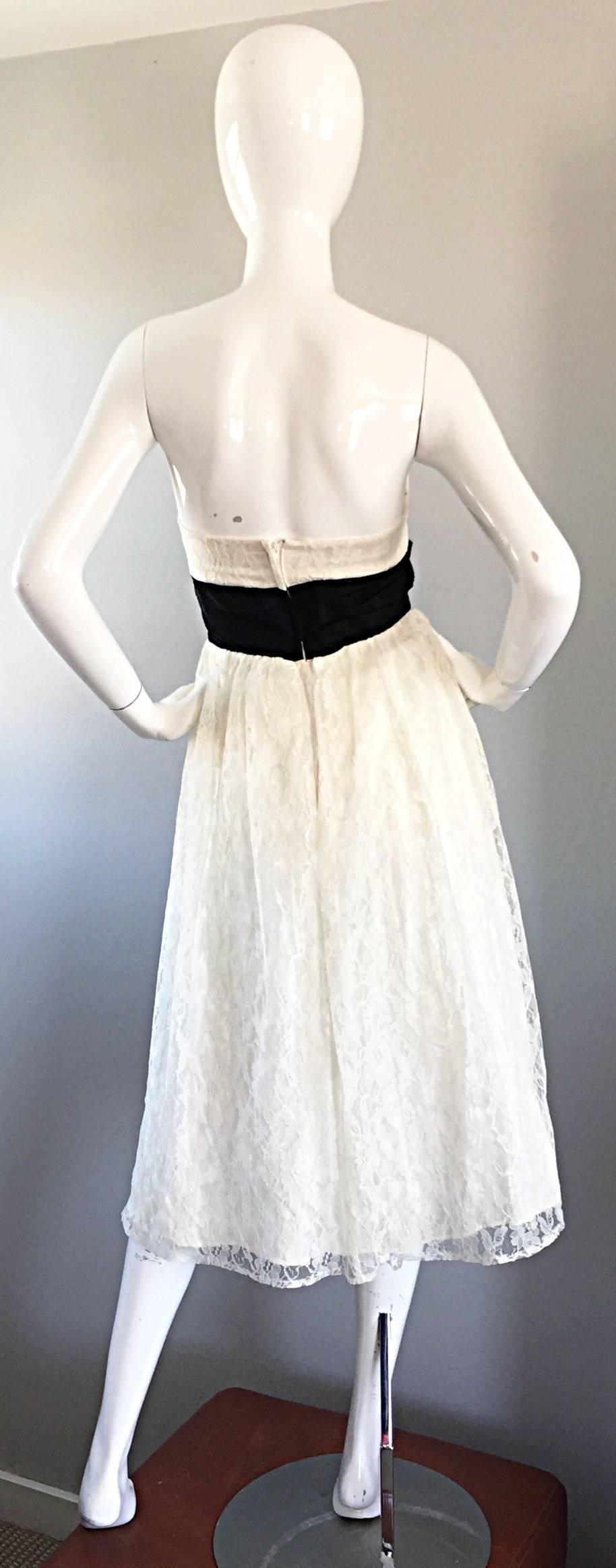 Women's Chic 1990s does 1950s White and Black Lace Strapless Vintage 90s Dress Small For Sale