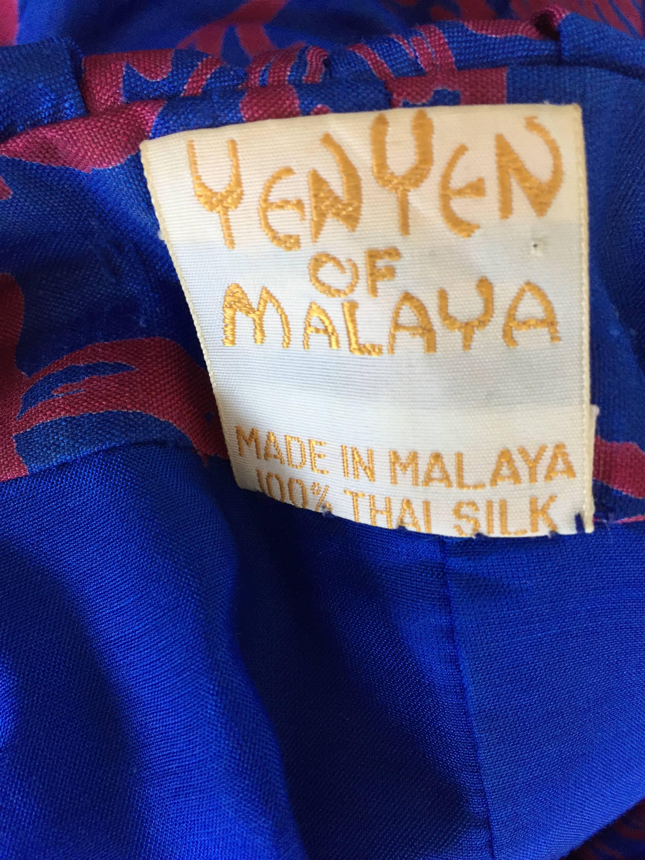 1960er Yen of Malaya Blau & Rot Seide Vintage Rüschen 60er Jahre Thai Kleid mit Blumenmuster aus Malaya im Angebot 5