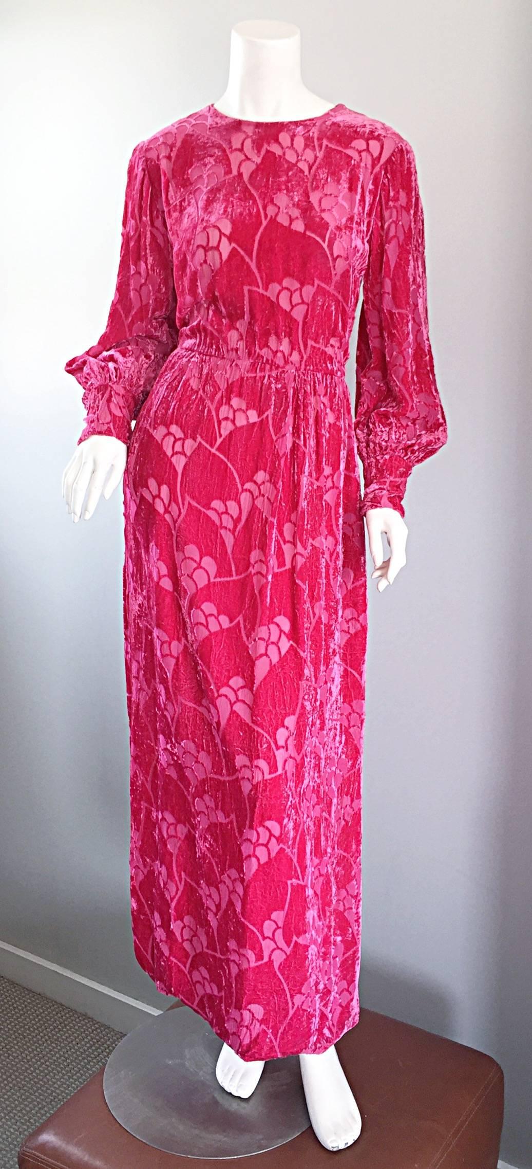 Vintage Elizabeth Arden 1970s Hot Pink Fuchsia Crushed Silk Velvet Maxi Dress In Excellent Condition In San Diego, CA