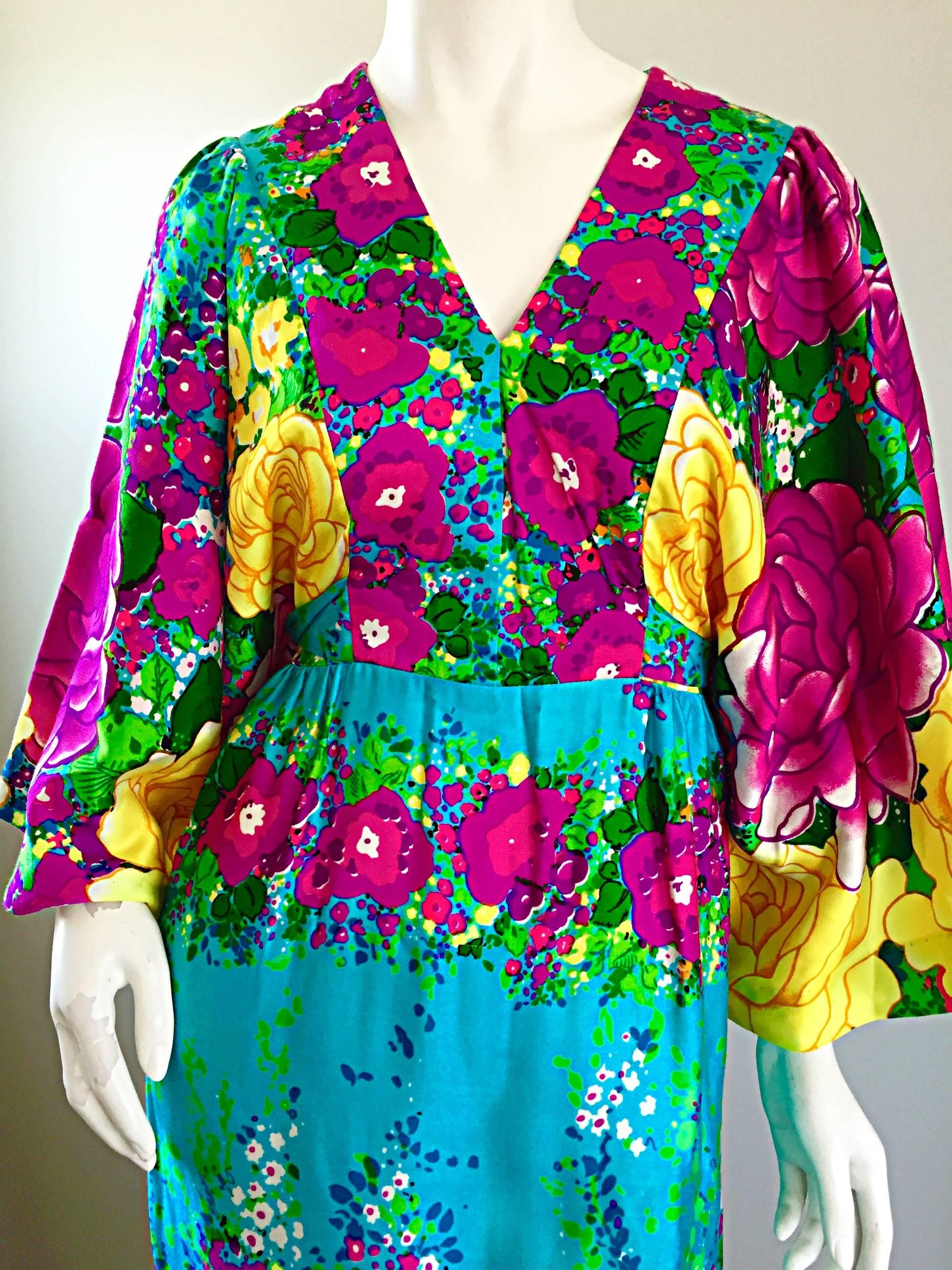 VINTAGE Evelyn Margolis Hilo Hattie 1970er Jahre Buntes 70er Jahre Kimono Kaftan Maxikleid (Schwarz) im Angebot
