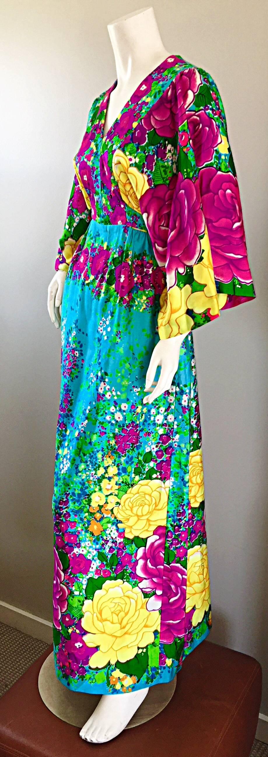VINTAGE Evelyn Margolis Hilo Hattie 1970er Jahre Buntes 70er Jahre Kimono Kaftan Maxikleid Damen im Angebot
