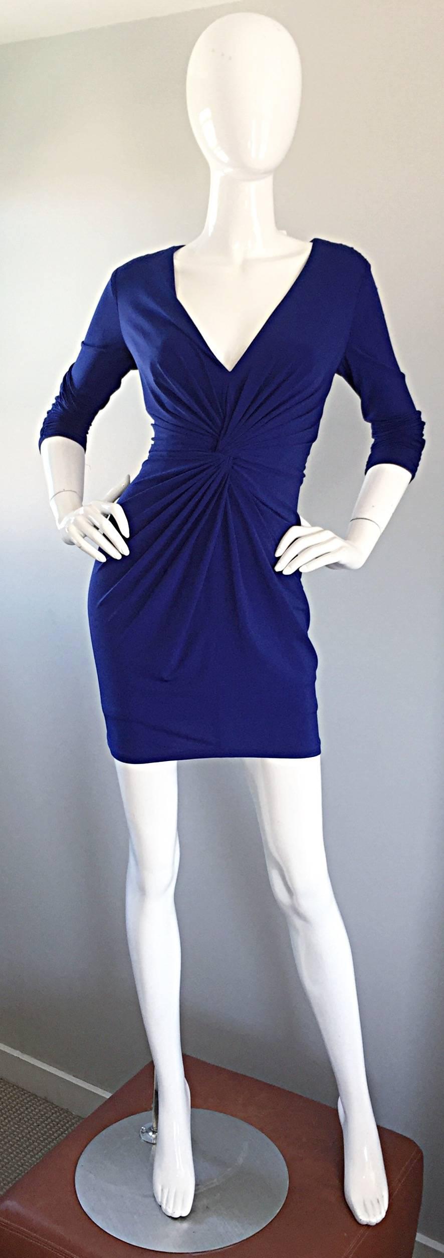 Tadashi Shoji Robe courte moulante vintage à manches longues froncée bleu royal, années 1990 Excellent état - En vente à San Diego, CA