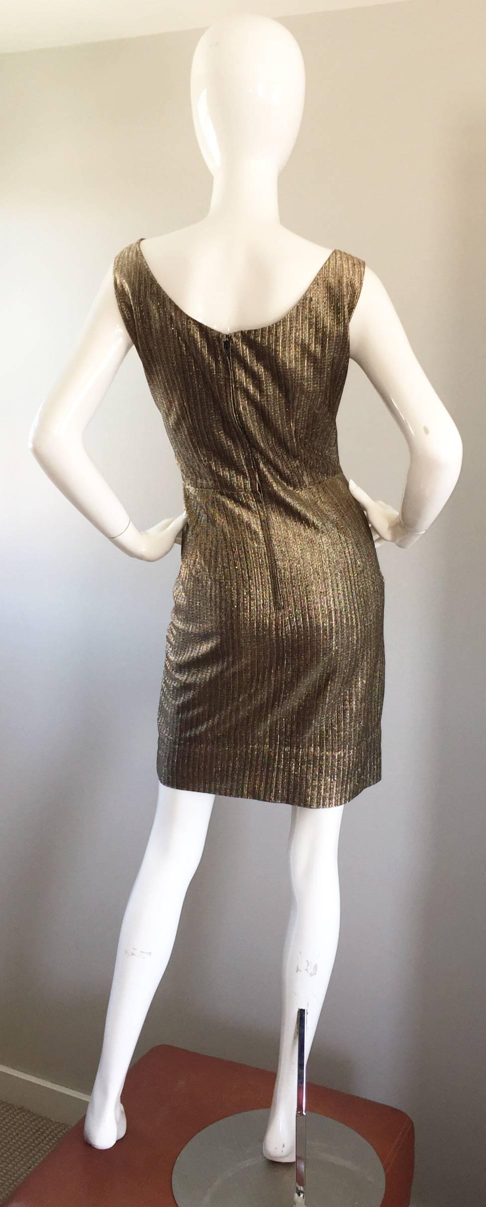 Außergewöhnliches 1950er Jahre Gold Bronze Seide Metallic Ende 50er Jahre Vintage Wiggle Bombshell Kleid  im Zustand „Hervorragend“ im Angebot in San Diego, CA