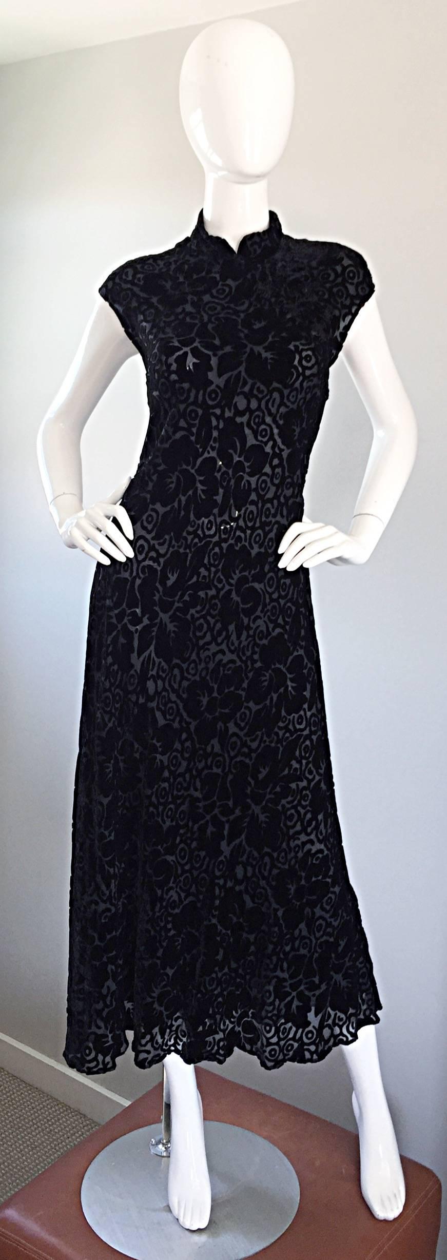 Important vintage DONNA KARAN early 1990s 90s Chinese inspired black silk and velvet full length gown! Features a chic high neck with snaps up the side bodice and hook-and-eye closure at the top neck. Effortlessly chic with a sweeping skirt and