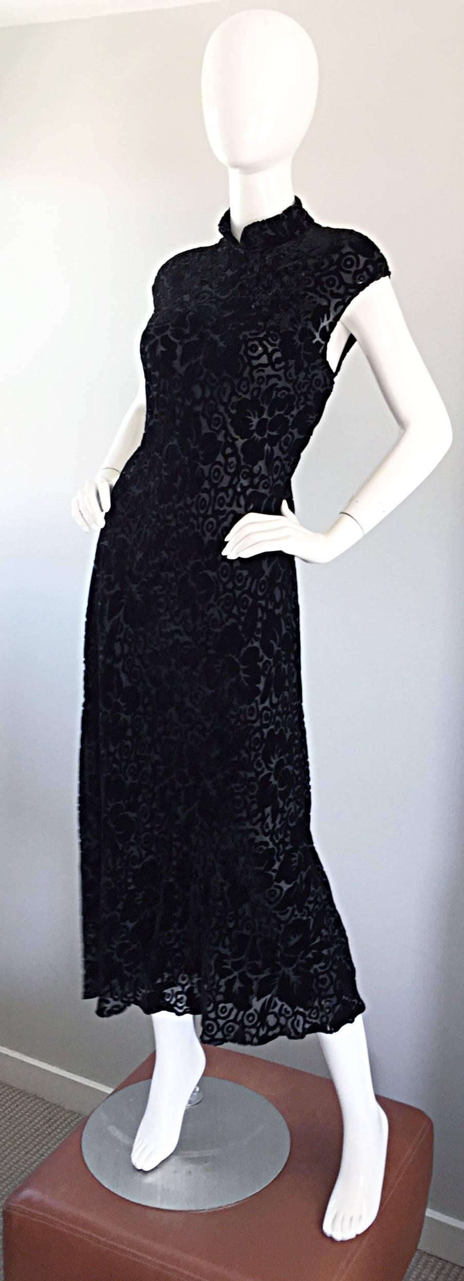 Important Vintage Donna Karan Chinese Inspired Black Silk Cut Out Velvet Dress In Excellent Condition In San Diego, CA