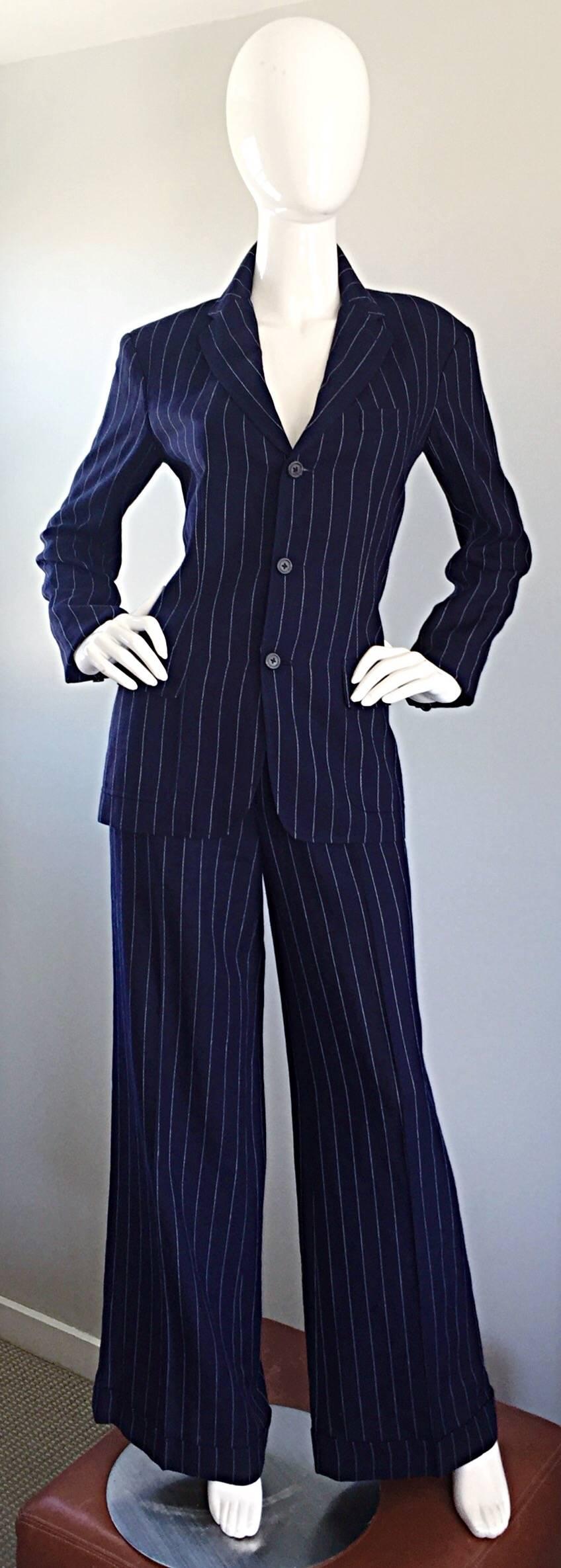 Amazing and chic vintage RALPH LAUREN (Blue Label) Italian navy blue and white pinstripe le smoking suit! Insanely stylish, with wide flared legs with a cuffed hem. Flattering midrise fit, with pockets on both sides of the waist and rear (pockets