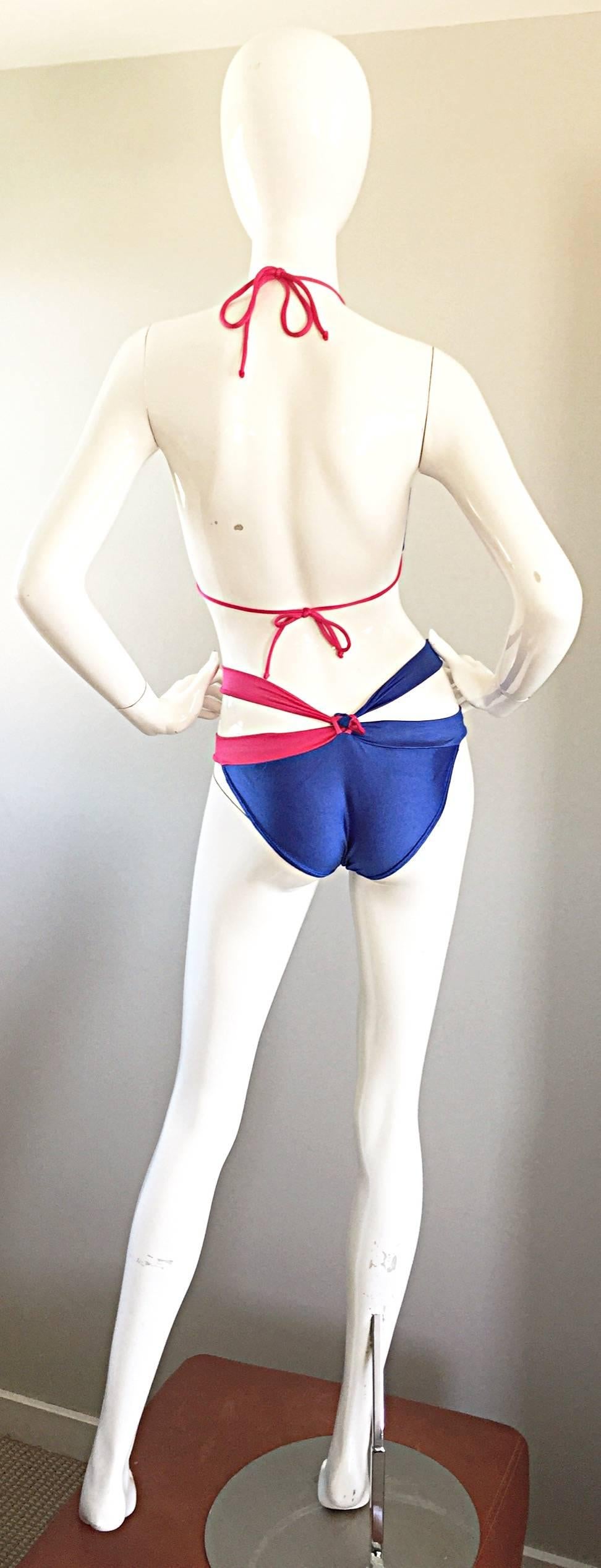 New 1990s Jean Louis Scherrer Vintage Fuchsia Pink & Blue Cut Out String Bikini  In New Condition For Sale In San Diego, CA