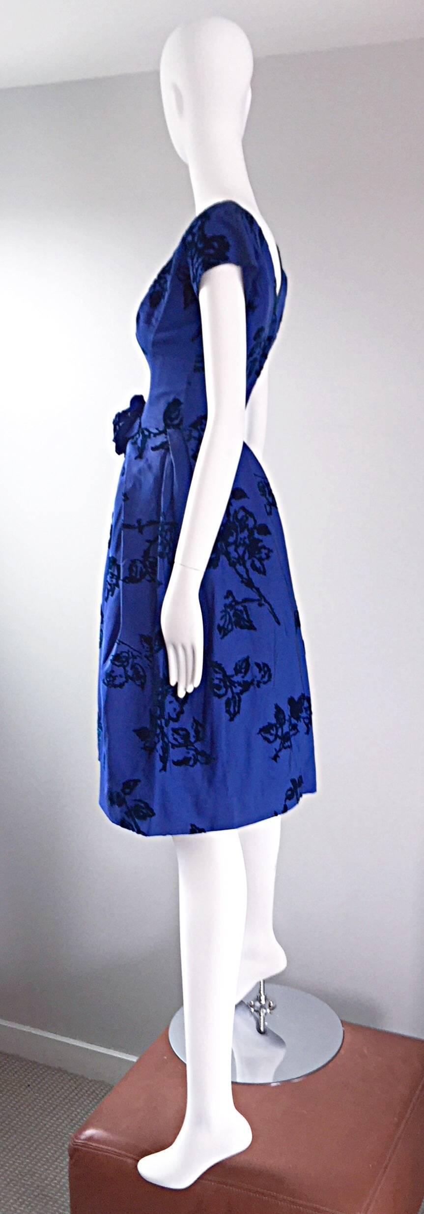 Demi Couture Royal Blue Silk Flower Abstract Vintage Dress, 1950s In Excellent Condition For Sale In San Diego, CA