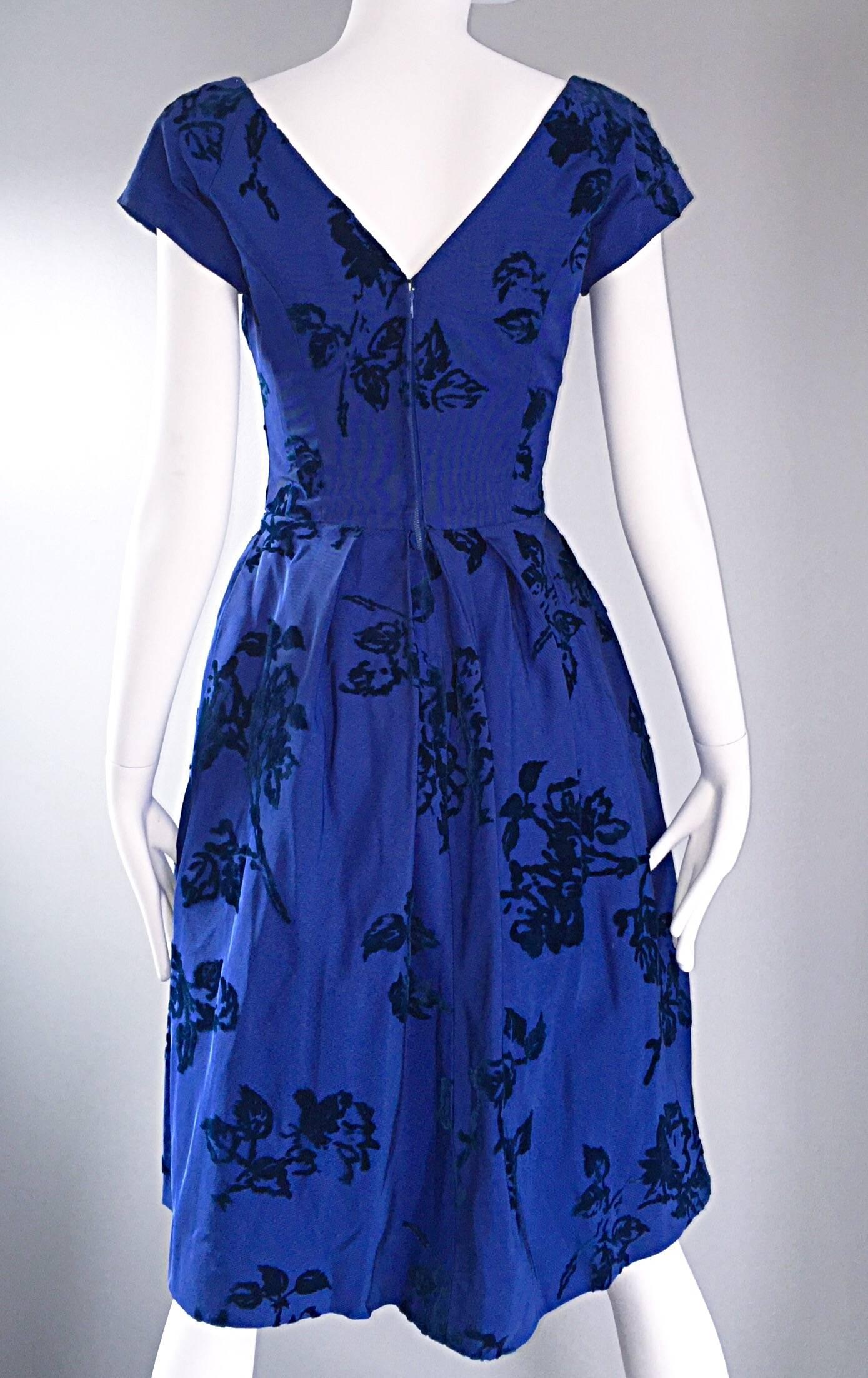 Demi Couture Royal Blue Silk Flower Abstract Vintage Dress, 1950s For Sale 1