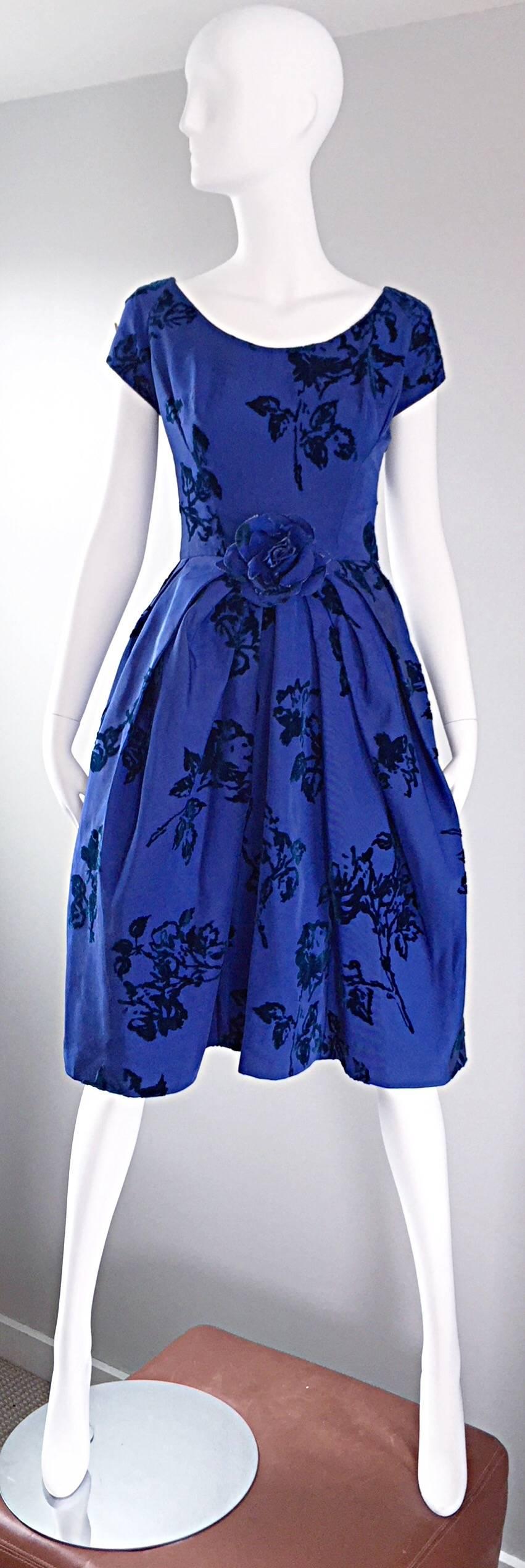 Demi Couture Royal Blue Silk Flower Abstract Vintage Dress, 1950s For Sale 2