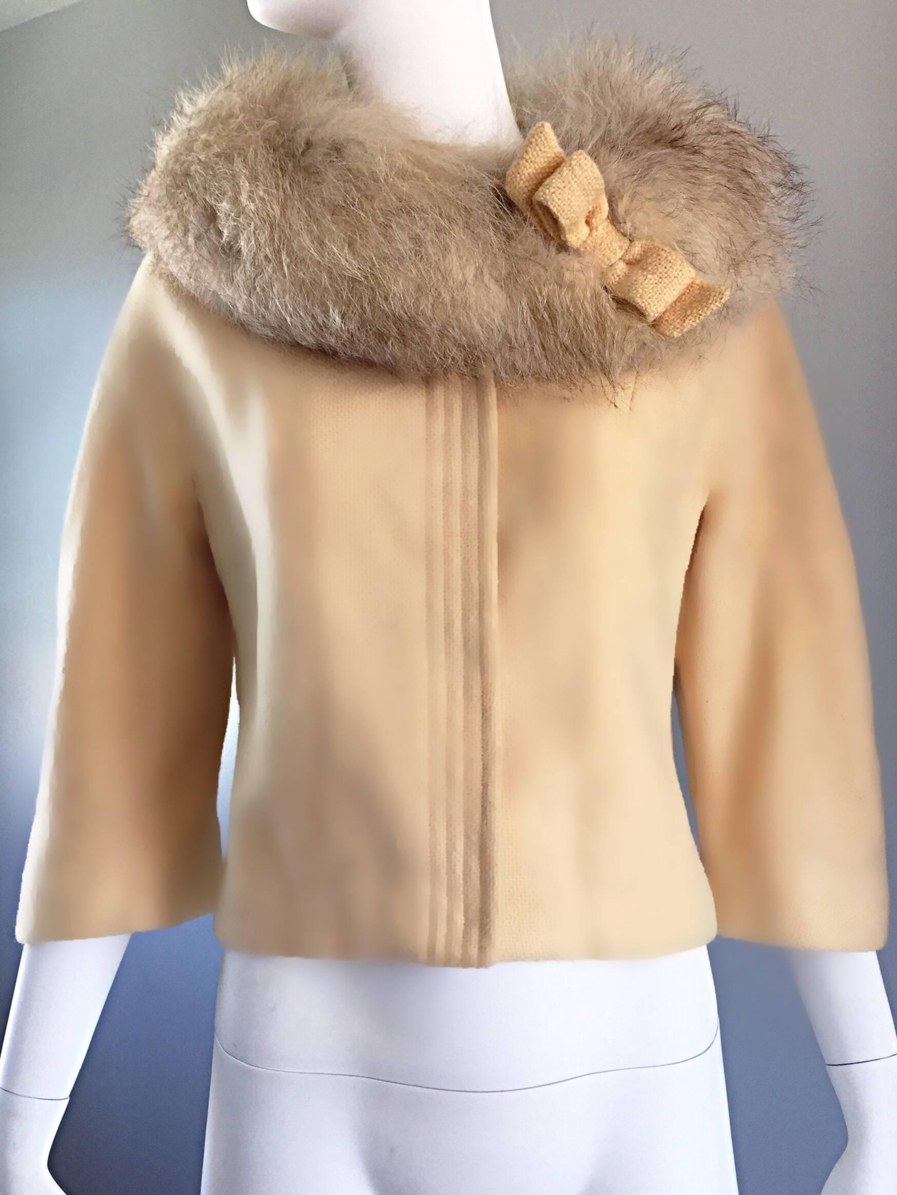Incredible Vintage Lilli Ann 1960s Ivory Wool + Fur Cropped Swing Jacket Coat In Excellent Condition In San Diego, CA