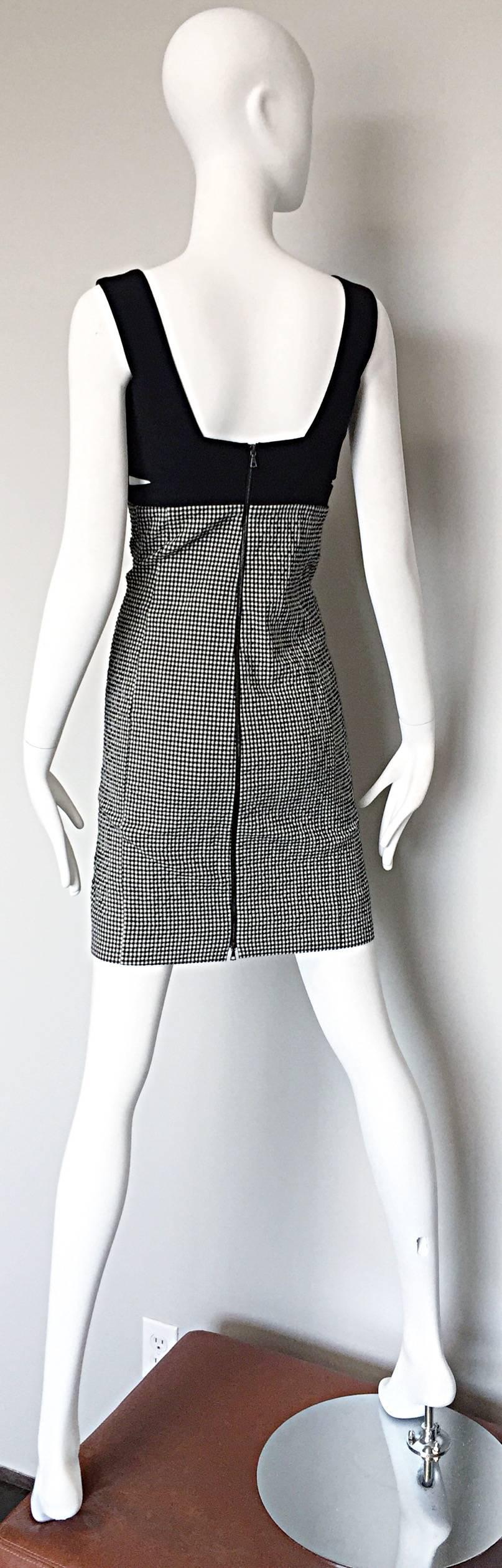 Narcisco Rodriguez Black and White Gingham Cut - Out Runway Dress Size 42 / 6 For Sale 2