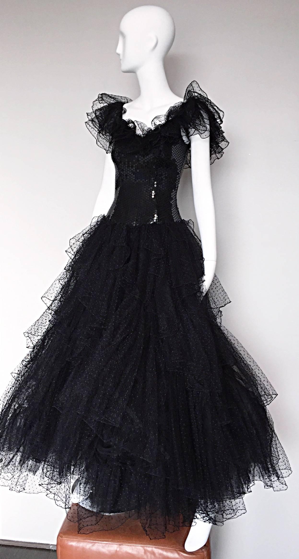 Incredible Vintage David Fielden 80s Black Silk Sequin Tulle British Ball Gown  In Excellent Condition For Sale In San Diego, CA
