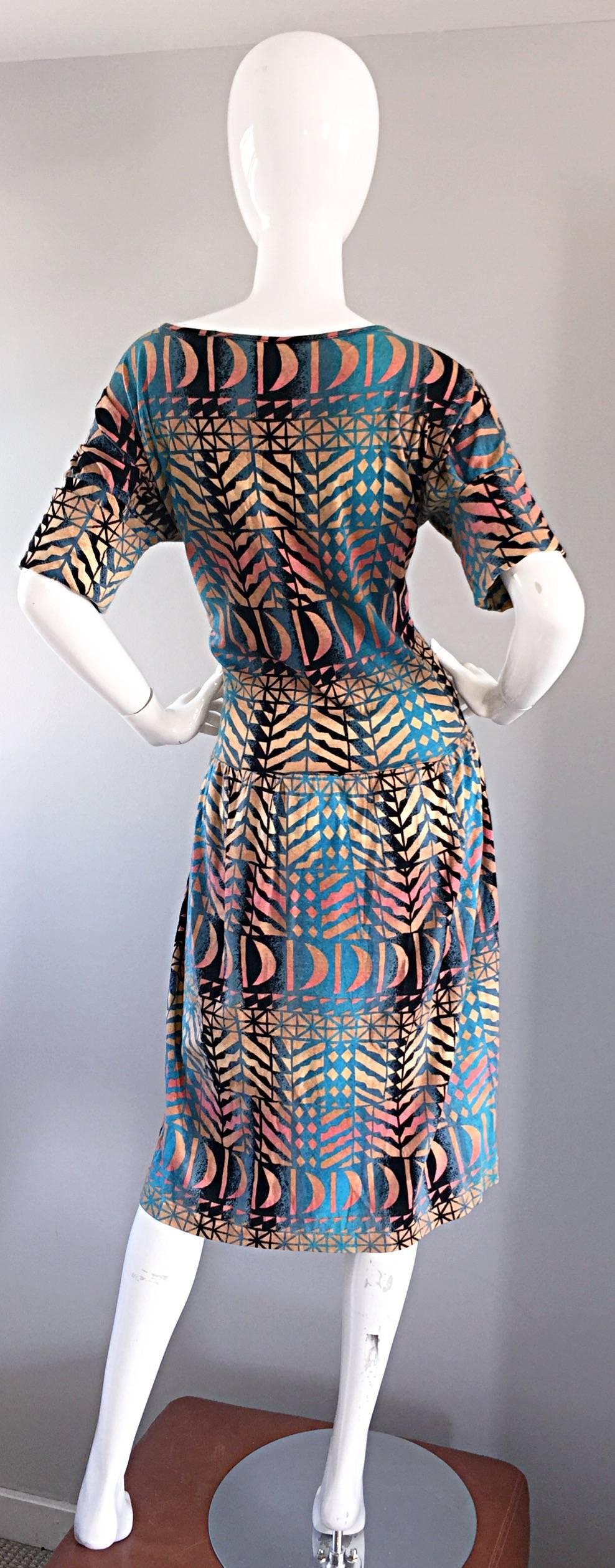 Vesna Bricelj Vintage 1990s Italian Artist Made Boho Abstract Tee Shirt Dress In Excellent Condition For Sale In San Diego, CA
