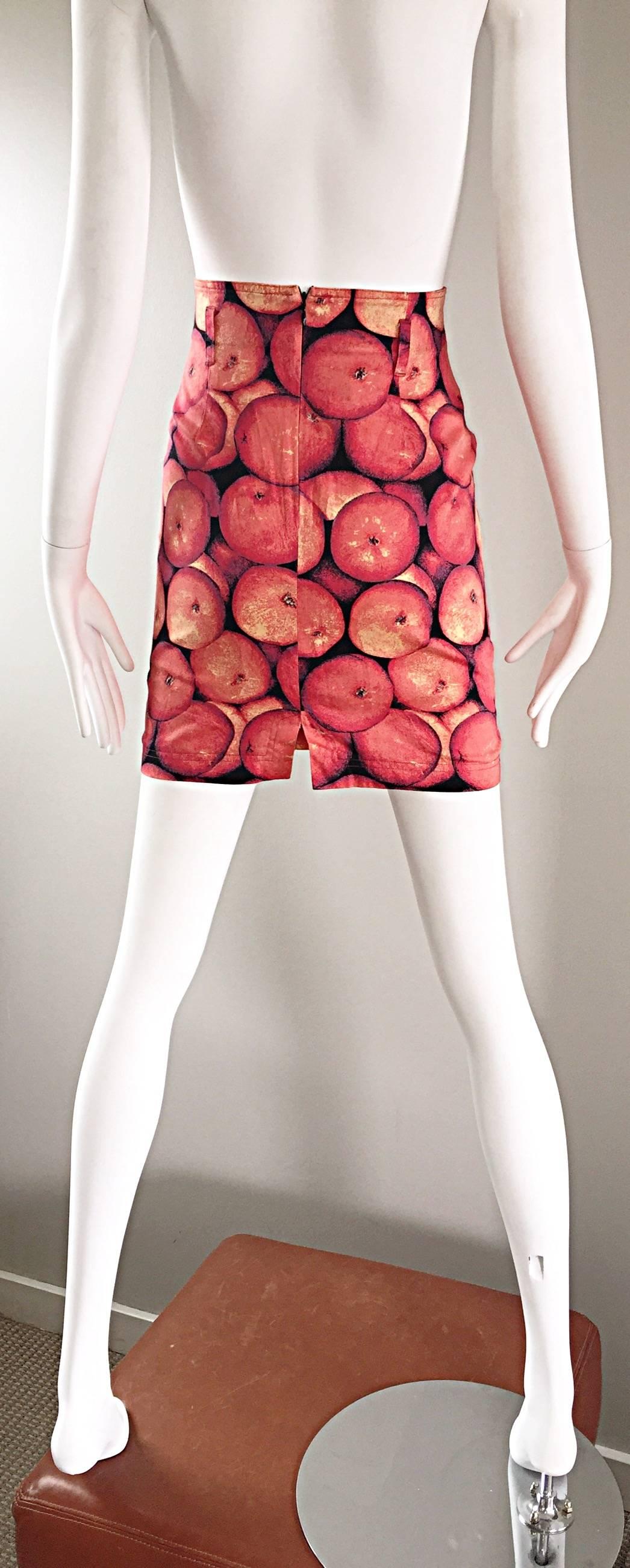 Amazing Vintage Mondi Novelty ' Oranges ' 3 - D Print High Waisted 1990s Skirt In Excellent Condition For Sale In San Diego, CA