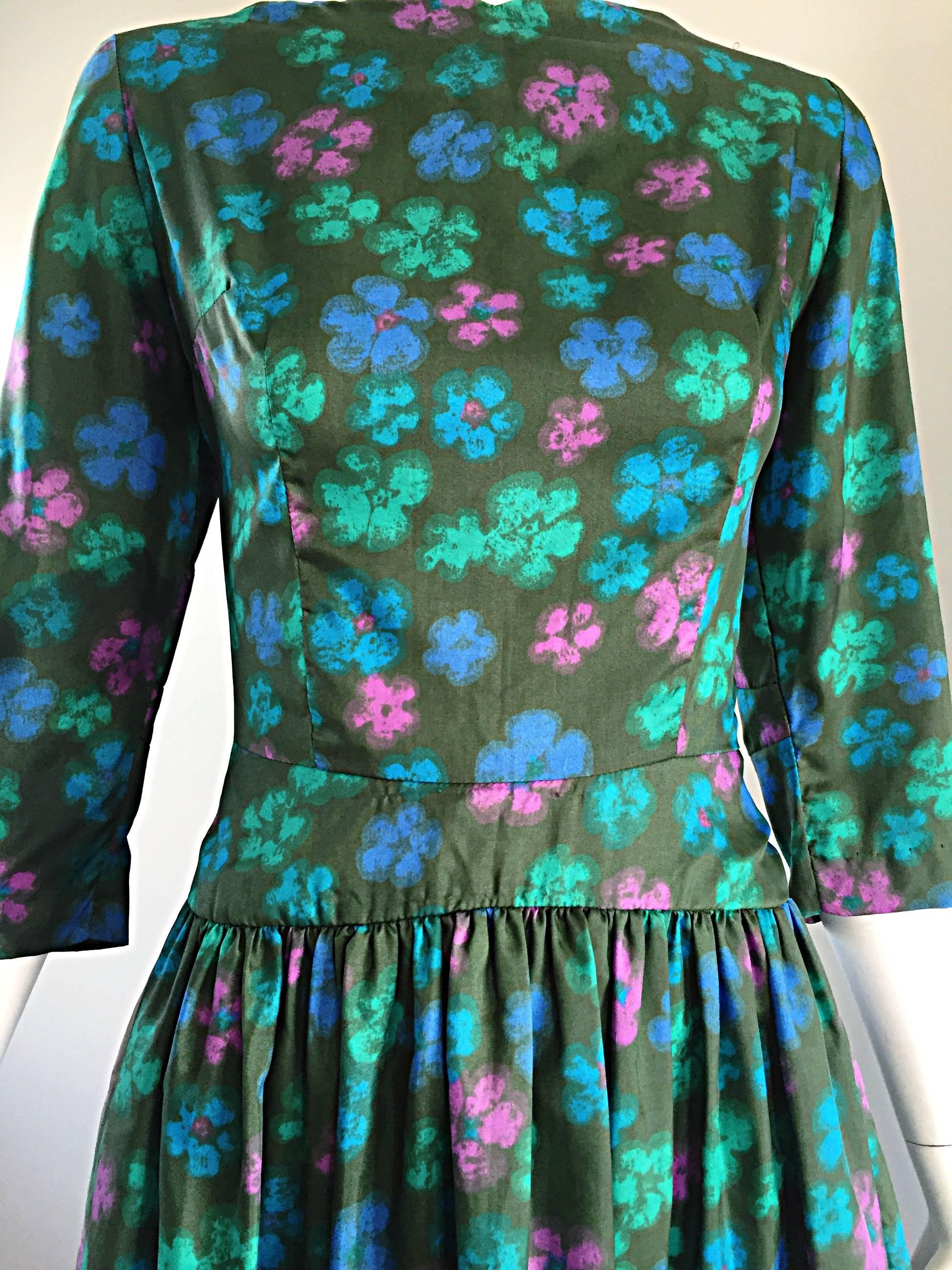 Vert Carole King Vintage 1950s Green Watercolor Floral Silk 3/4 Sleeves 50s Dress  en vente
