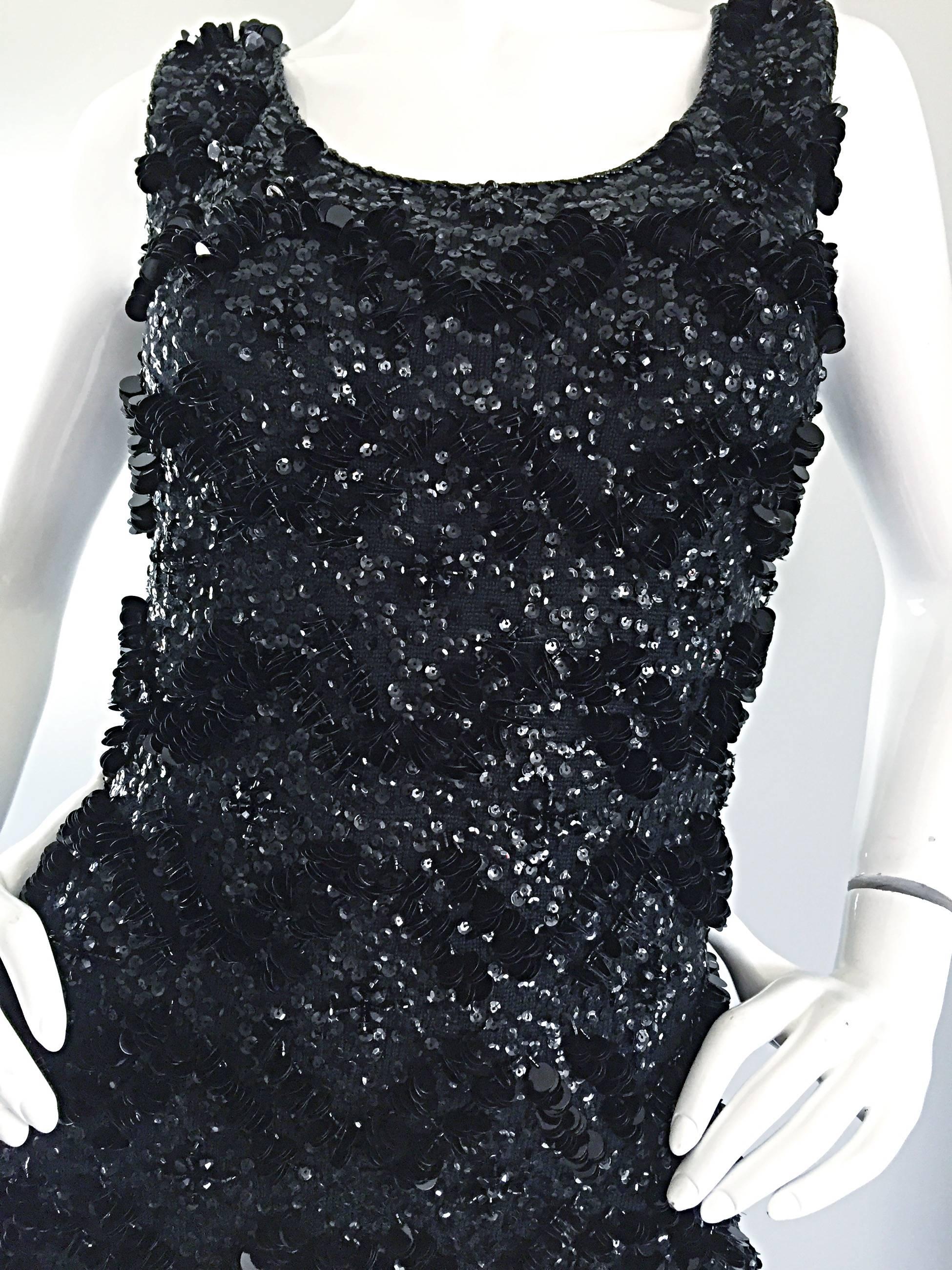Noir Incroyable robe de soirée vintage en laine noire à paillettes et perles (années 1950)  en vente
