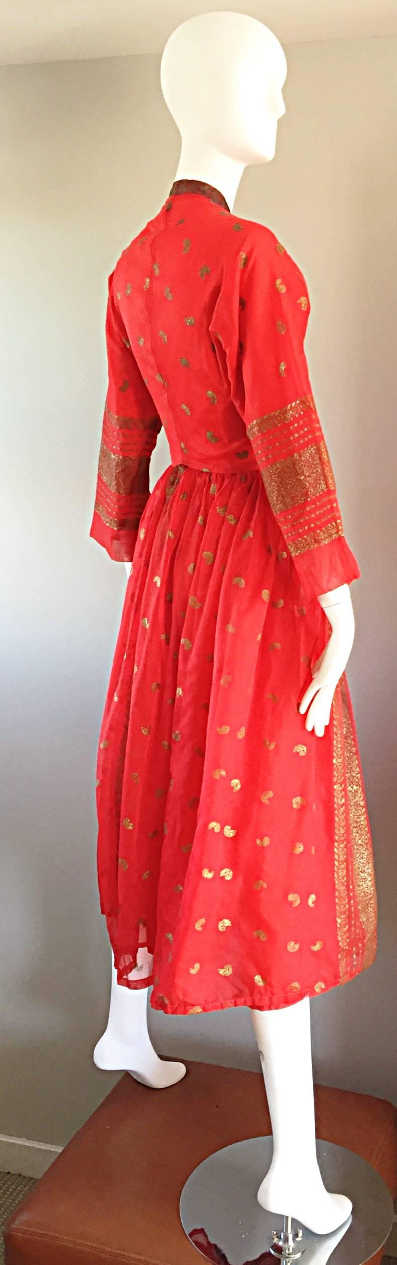 Vintage Maxan 1950s Rot und Gold Hand gemalt Seide Kimono Stil 50s Wrap Dress 1