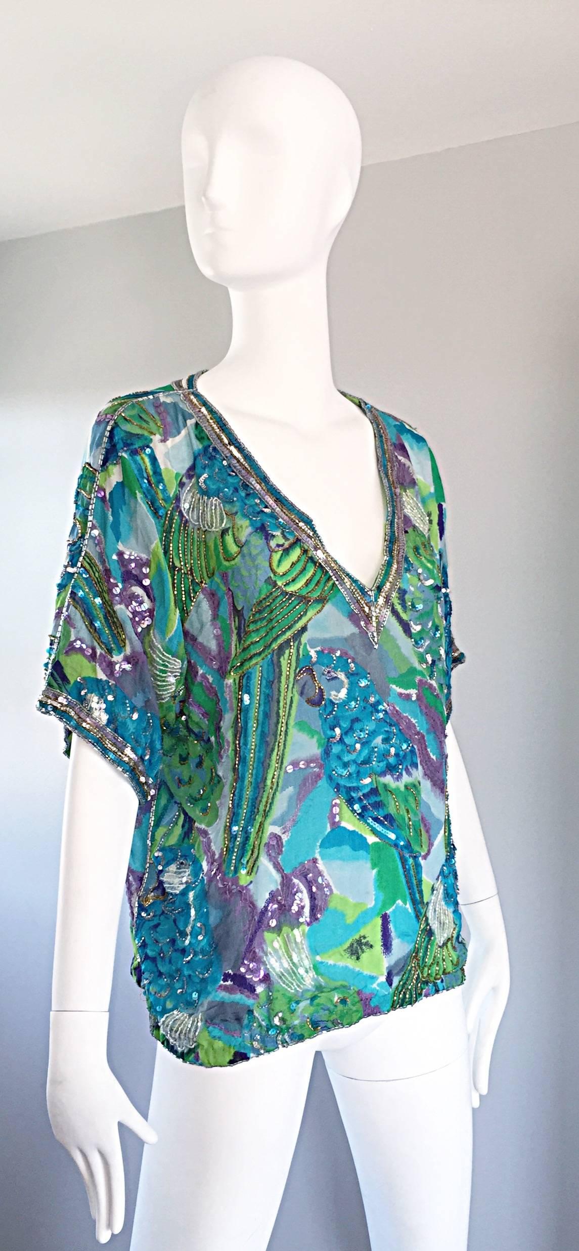 Vintage Lillie Rubin Parrot Print Sequin Silk Chiffon Boho Tropical Blouse Shirt In Excellent Condition For Sale In San Diego, CA