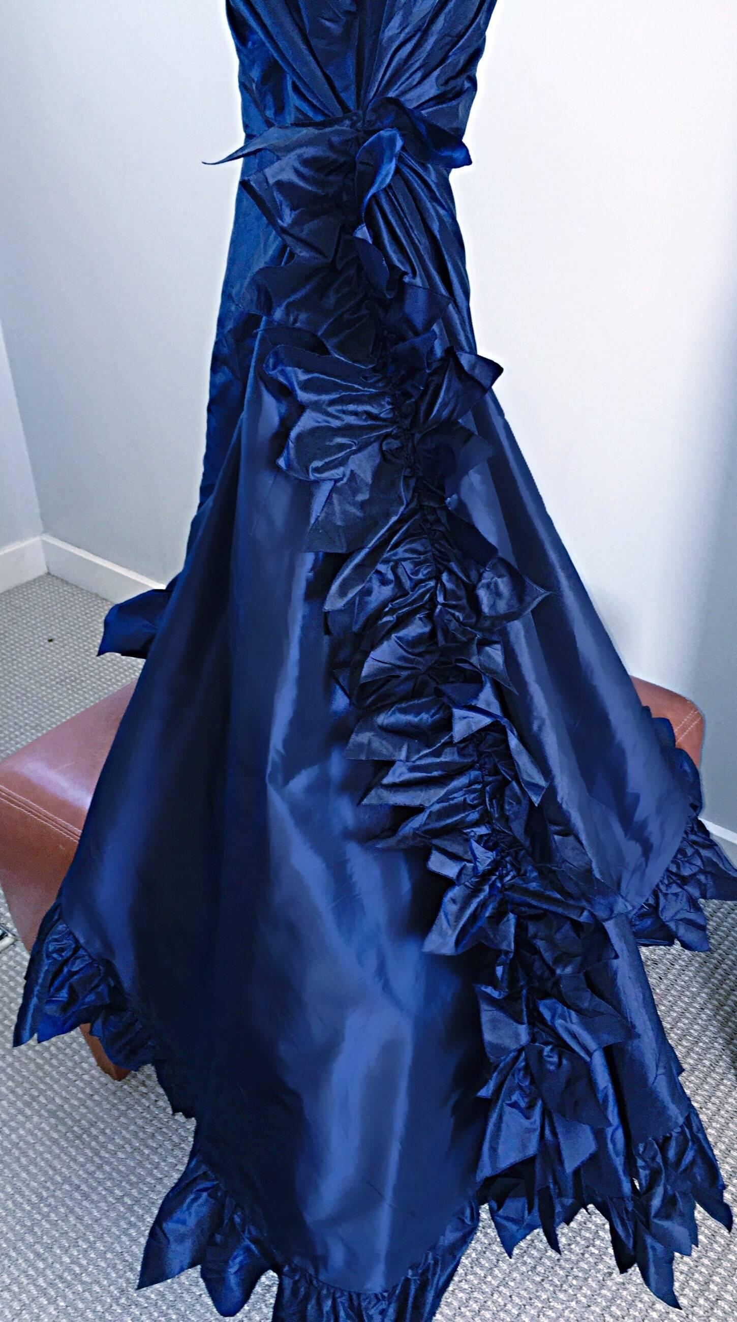 Women's Exquisite Vintage Oscar de la Renta Navy Blue Silk Taffeta Dramatic Size 6 Gown