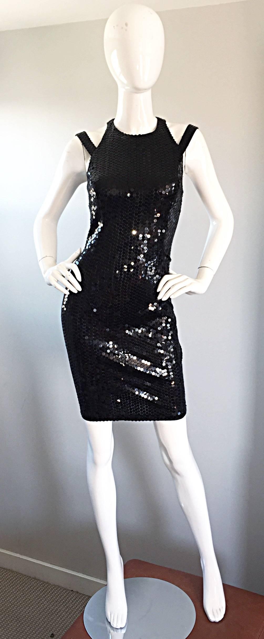 Della Roufogali - Mini robe noire sexy vintage à sequins et dos cage, LBD, années 90, taille 8 en vente 4