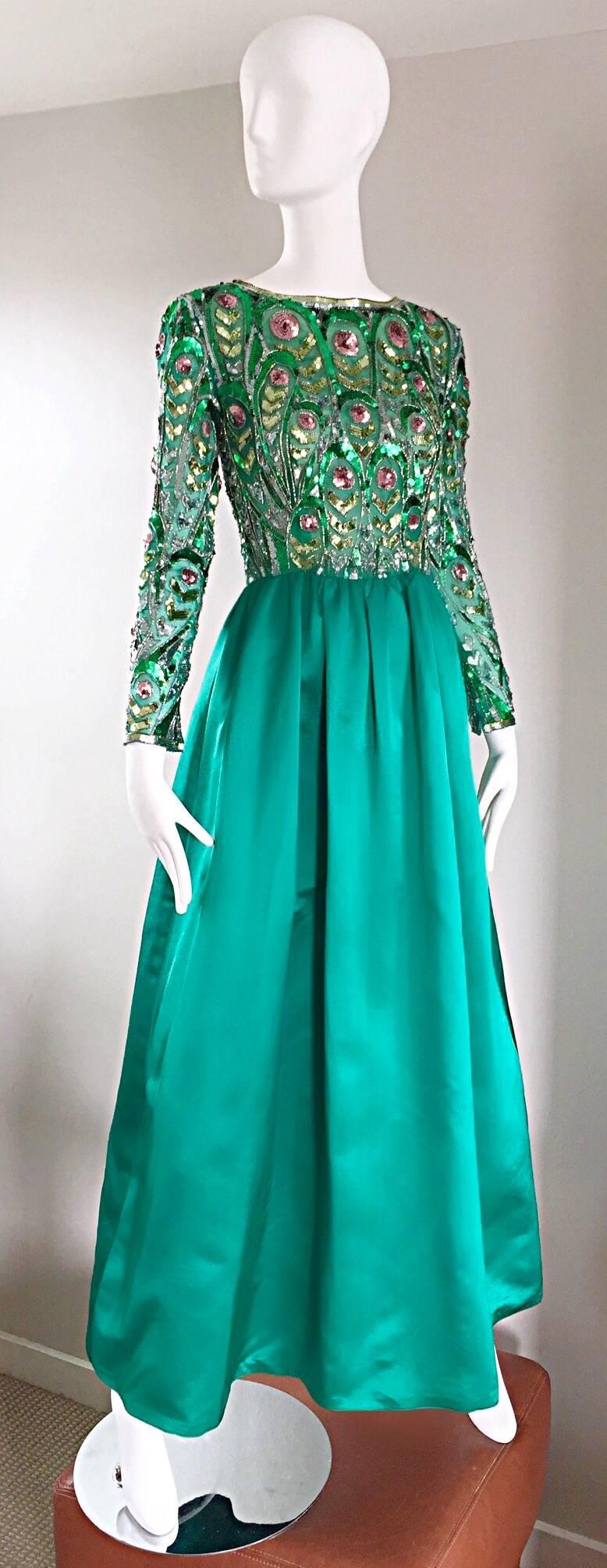 Victoria Royal 1960 Kelly Green Silk Satin Paillettes + Perline Abito Vintage In condizioni buone in vendita a San Diego, CA