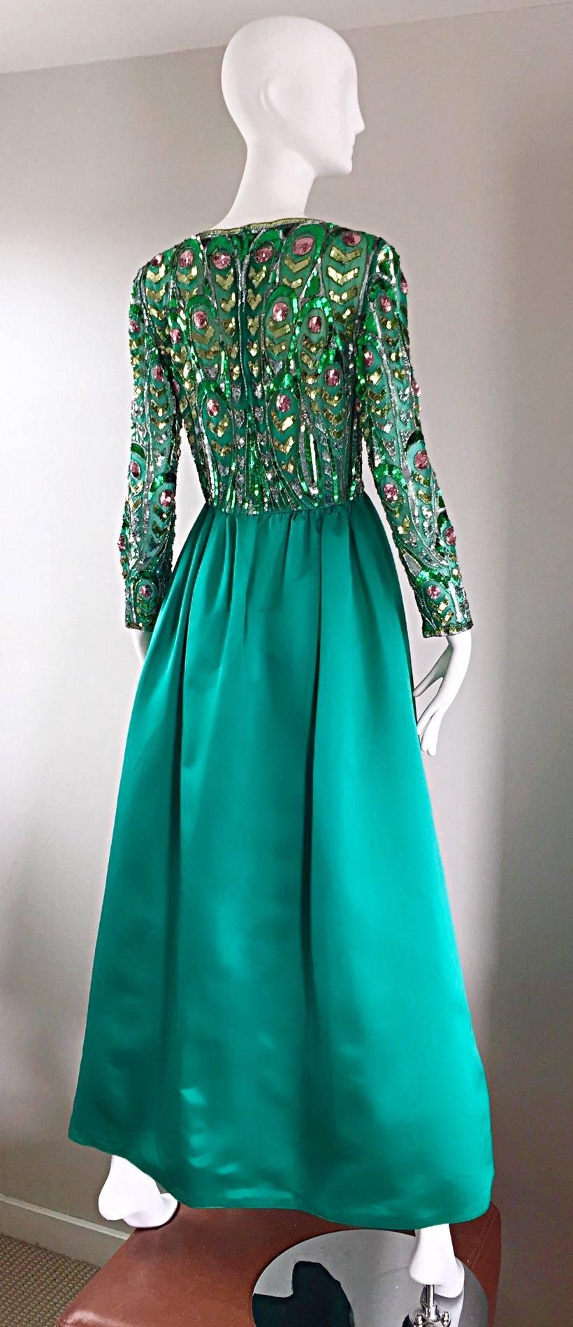 Donna Victoria Royal 1960 Kelly Green Silk Satin Paillettes + Perline Abito Vintage in vendita