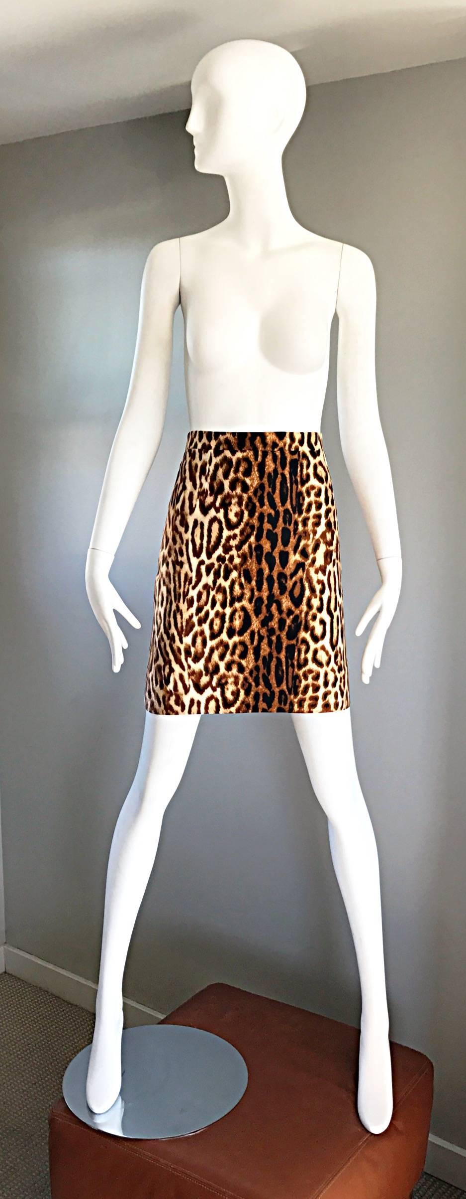 Sexy vintage CELINE by MICHAEL KORS leopard / cheetah animal print high waisted mini skirt! Chic and timeless print and style, with just the right amount of sex appeal. Fully lined. Hidden zipper up the back with button closure. Great for day or