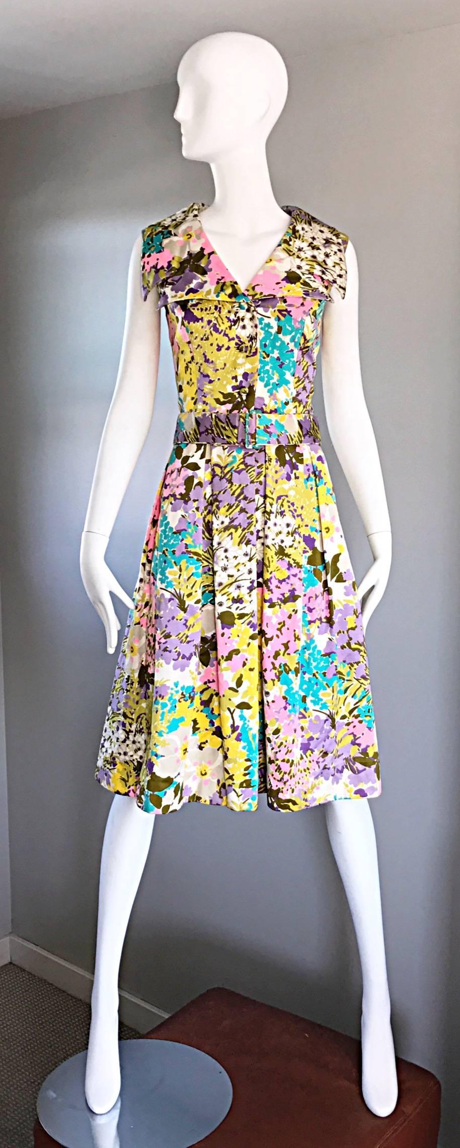 Women's Tori Richard 1960s Flower Printed Vintage Hawaiian 60s Belted Shirt Dress For Sale