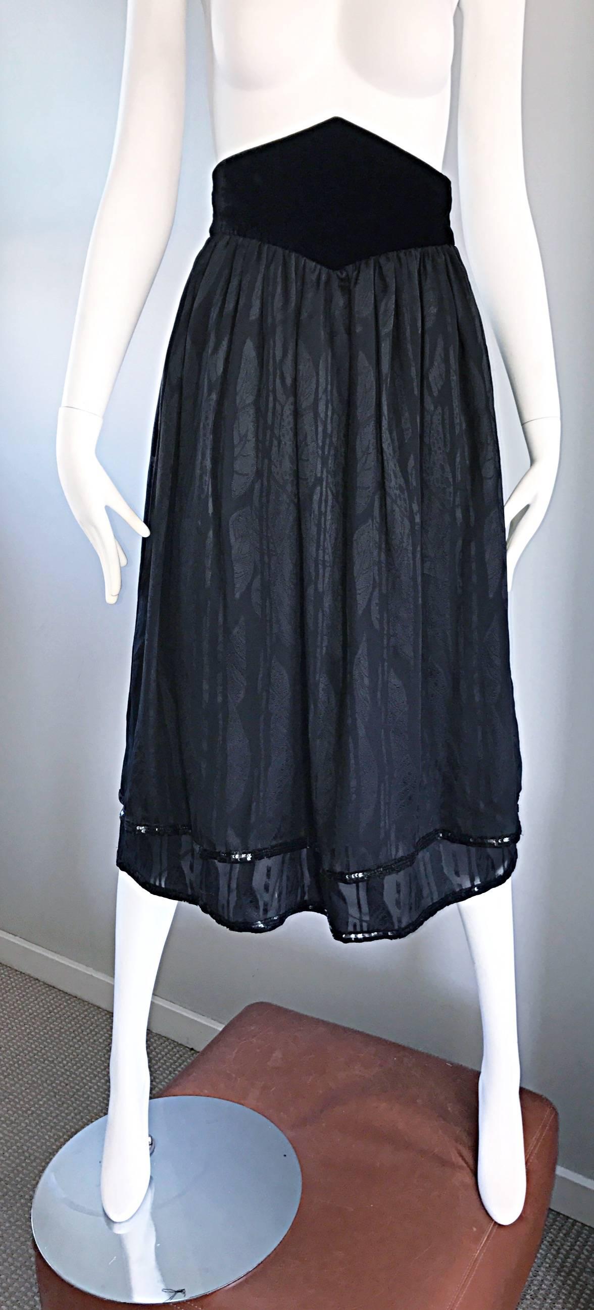 Valentino Beautiful Vintage Black Silk Chiffon ' Leaf ' Motif Sequin Skirt  For Sale 2