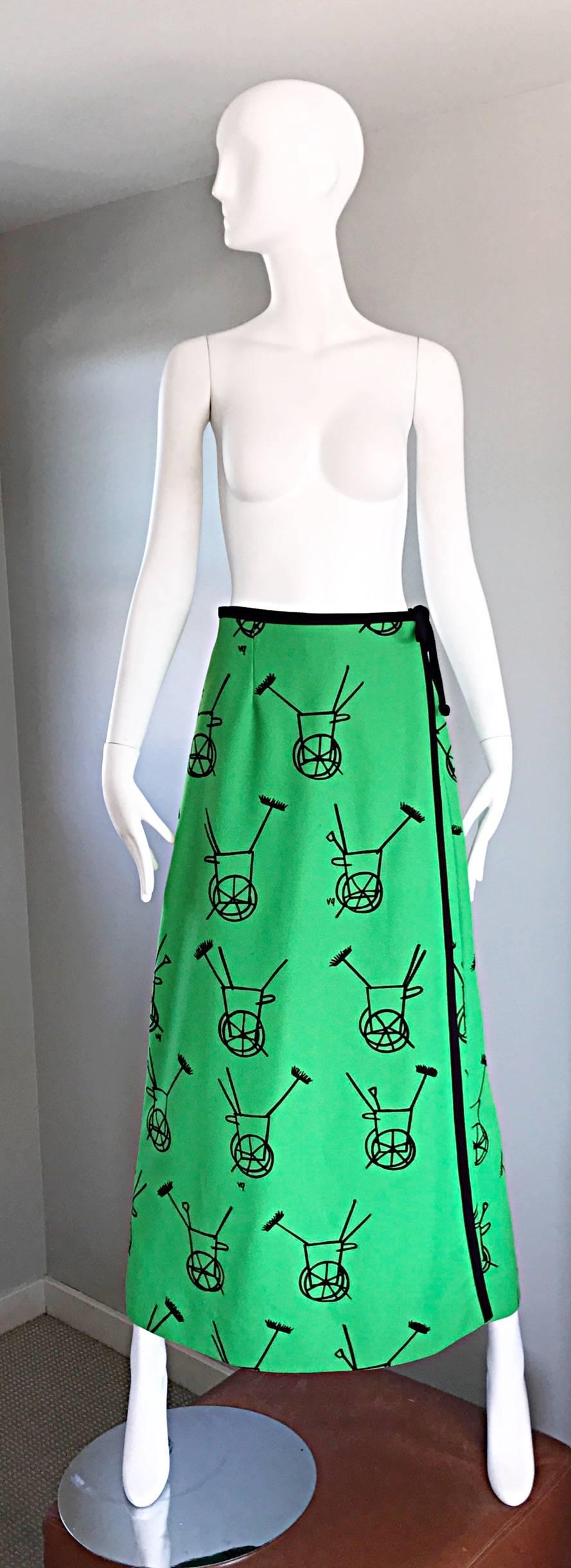1970s VESTED GENTRESS Kelly Green Novelty ' Wheelbarrow ' Vintage Maxi Skirt  For Sale 3