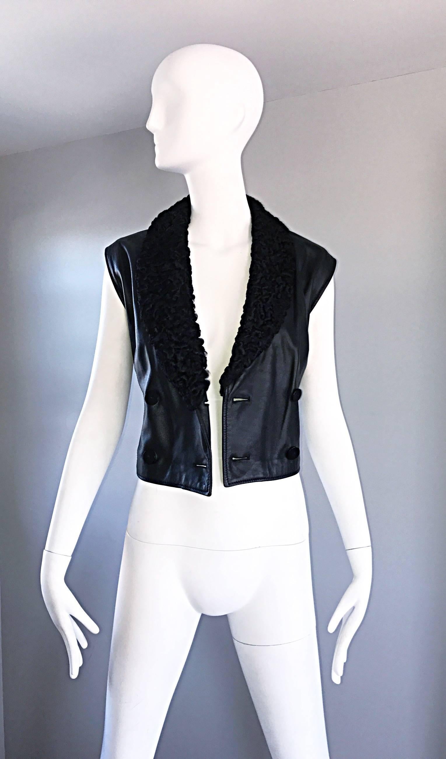 Valentino Valentino Vintage zweireihige Vintage-Weste aus schwarzem Leder und persischem Lammfell aus den 1980er Jahren im Zustand „Hervorragend“ im Angebot in San Diego, CA